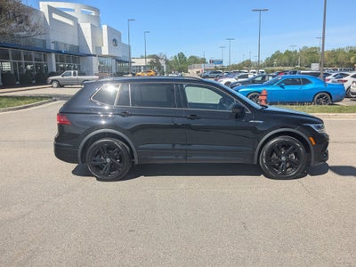 2023 Volkswagen Tiguan SE R-Line Black