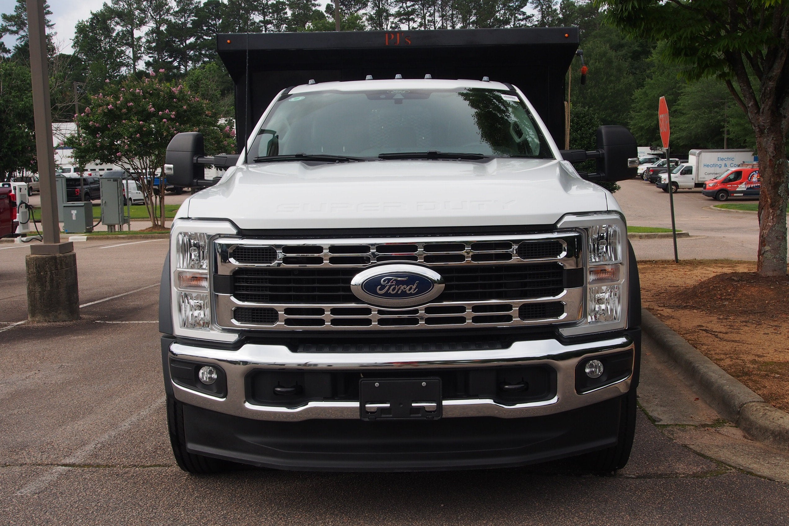 2025 Ford Super Duty F-550 DRW XL