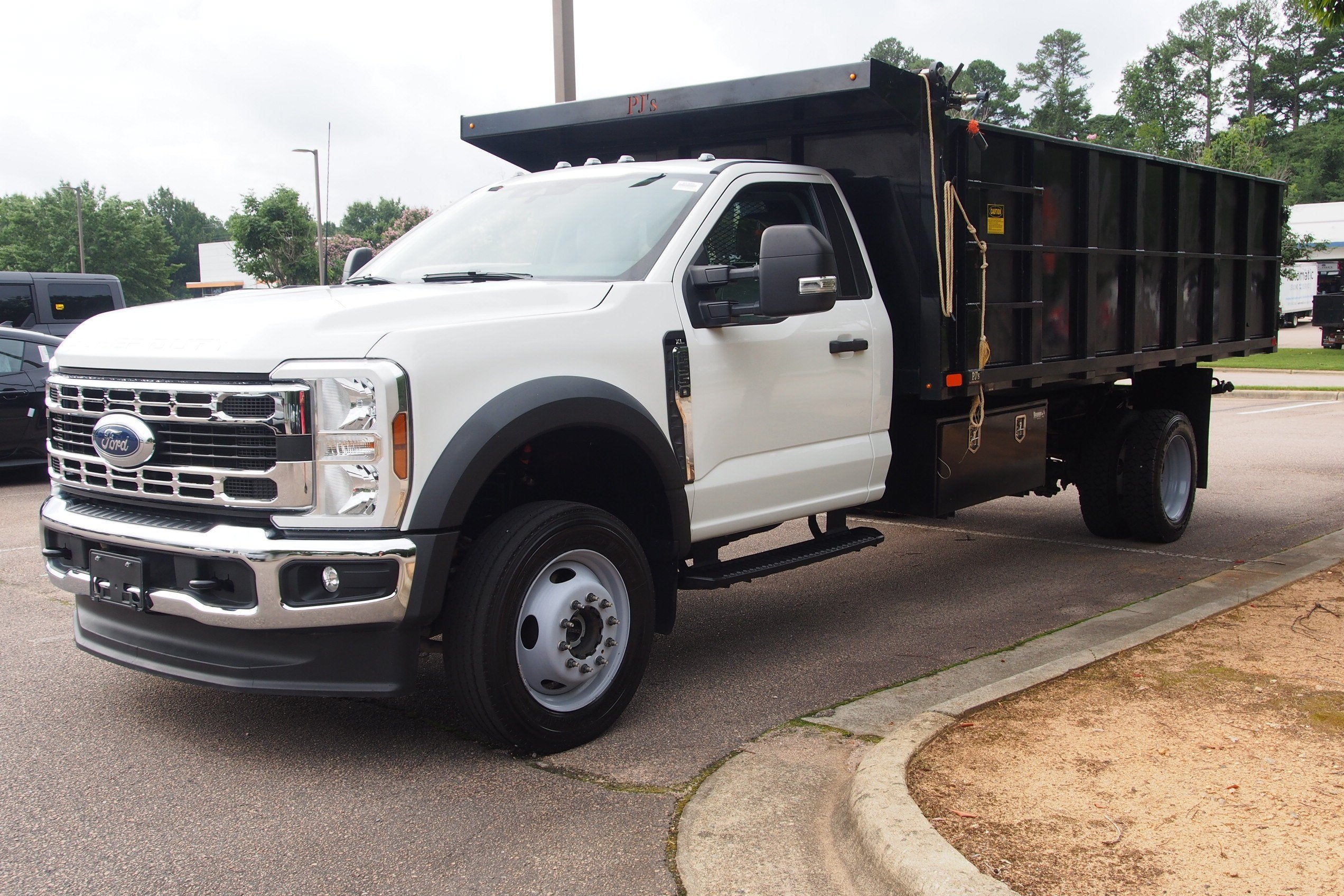 2025 Ford Super Duty F-550 DRW XL