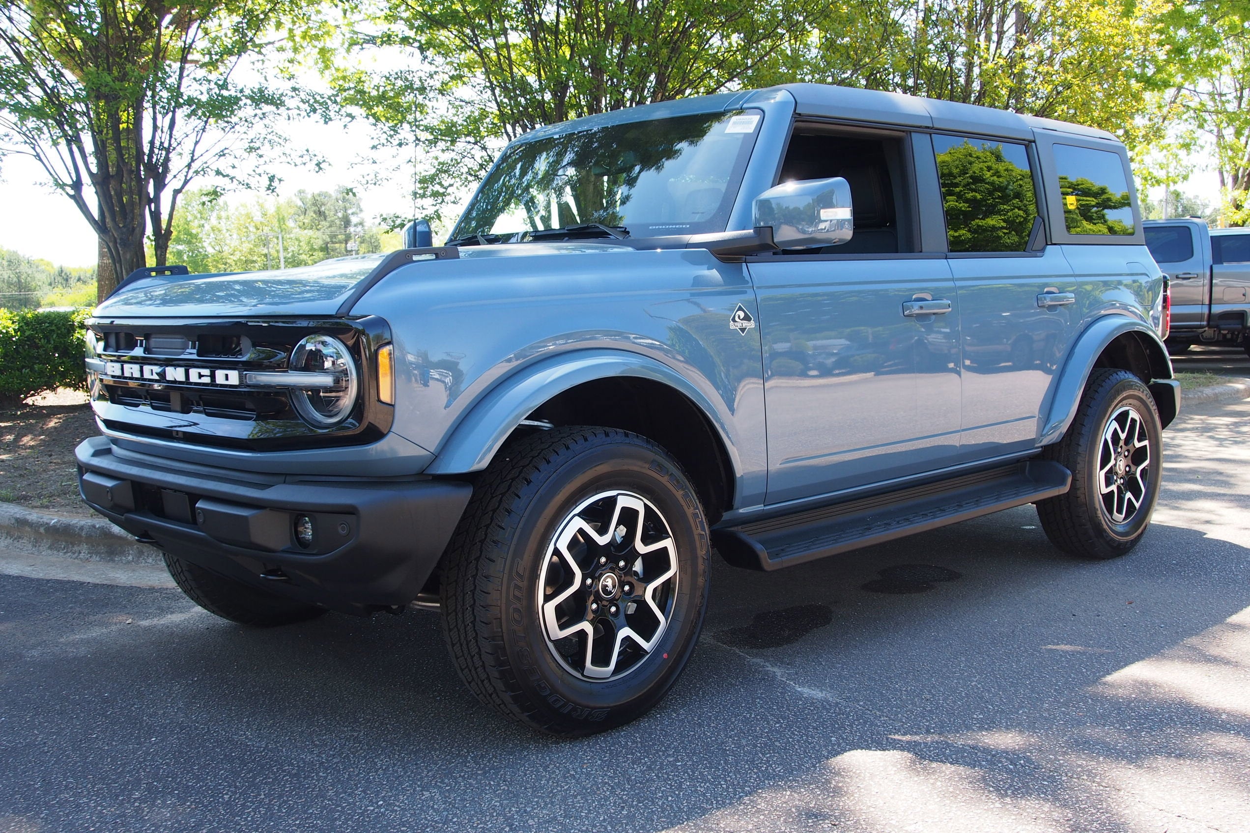 2025 Ford Bronco Outer Banks - Crossroads Courtesy Demo