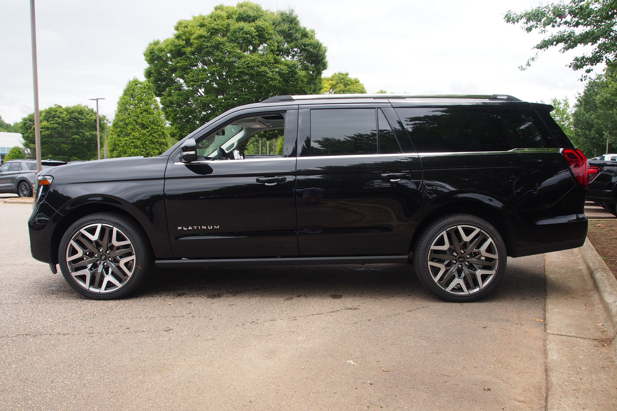 2027 Ford Expedition Max Platinum