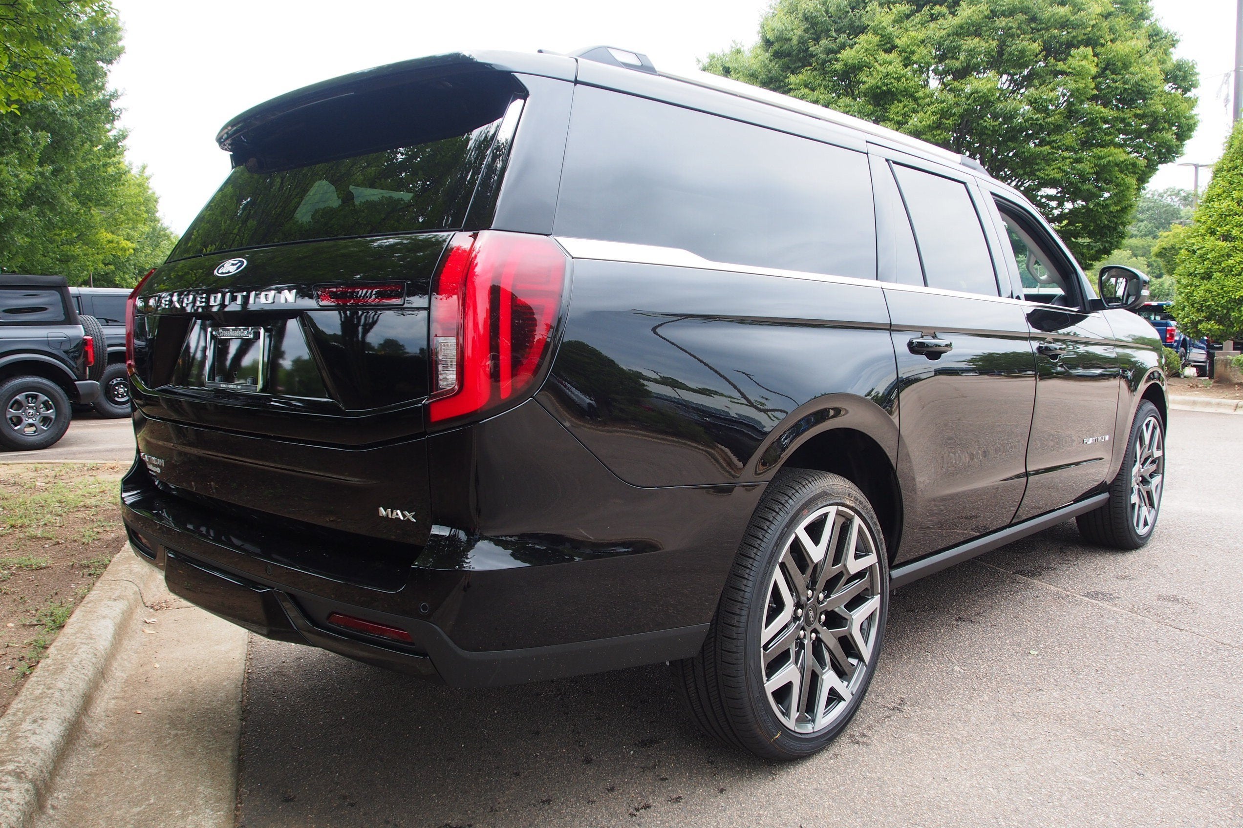 2027 Ford Expedition Max Platinum