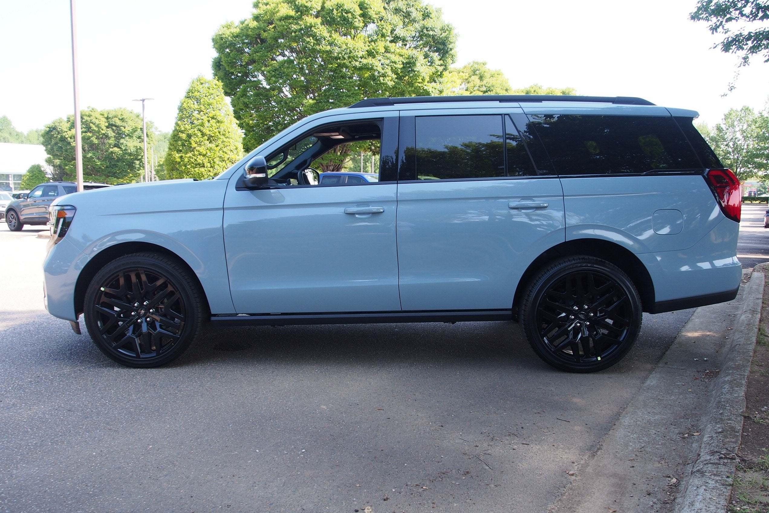 2027 Ford Expedition Platinum