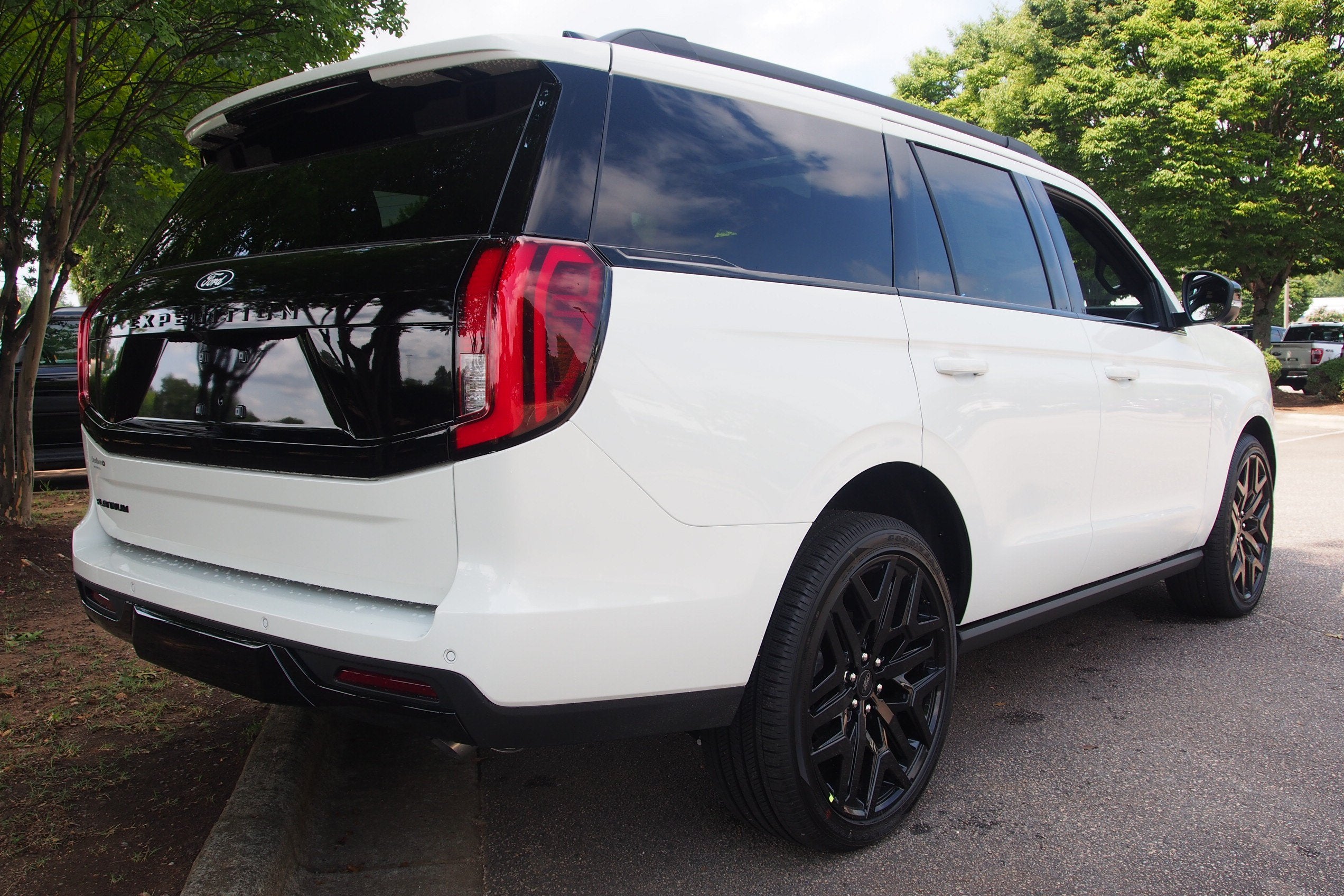 2027 Ford Expedition Platinum