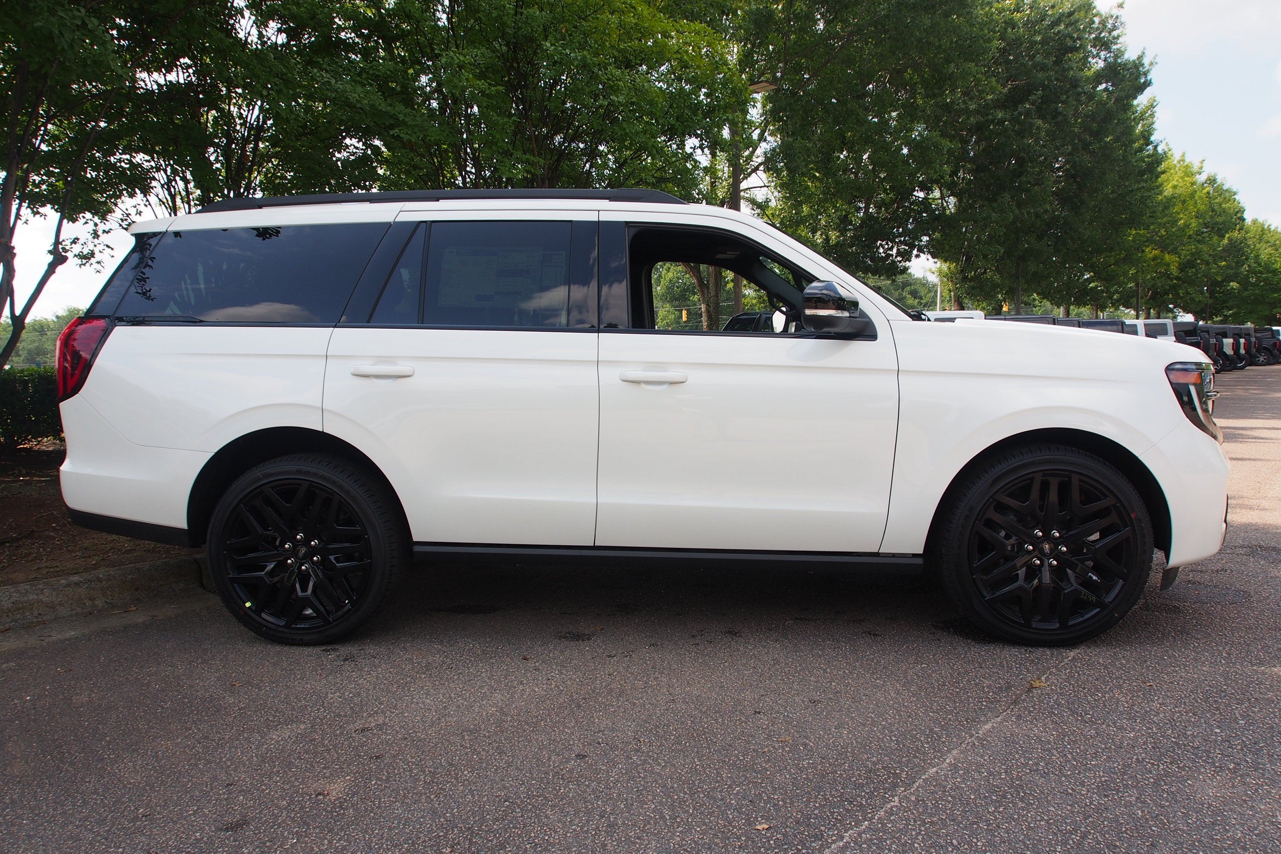2027 Ford Expedition Platinum