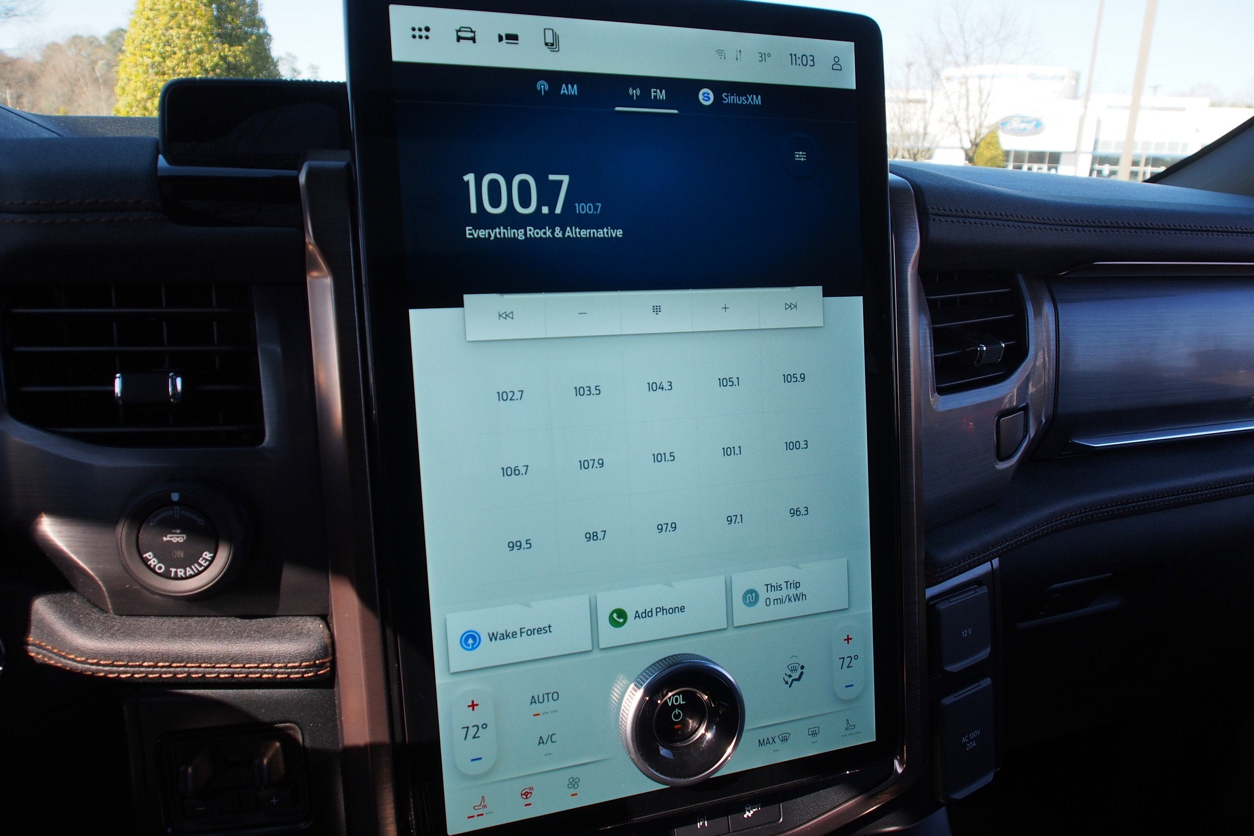 2025 Ford F-150 Lightning LARIAT