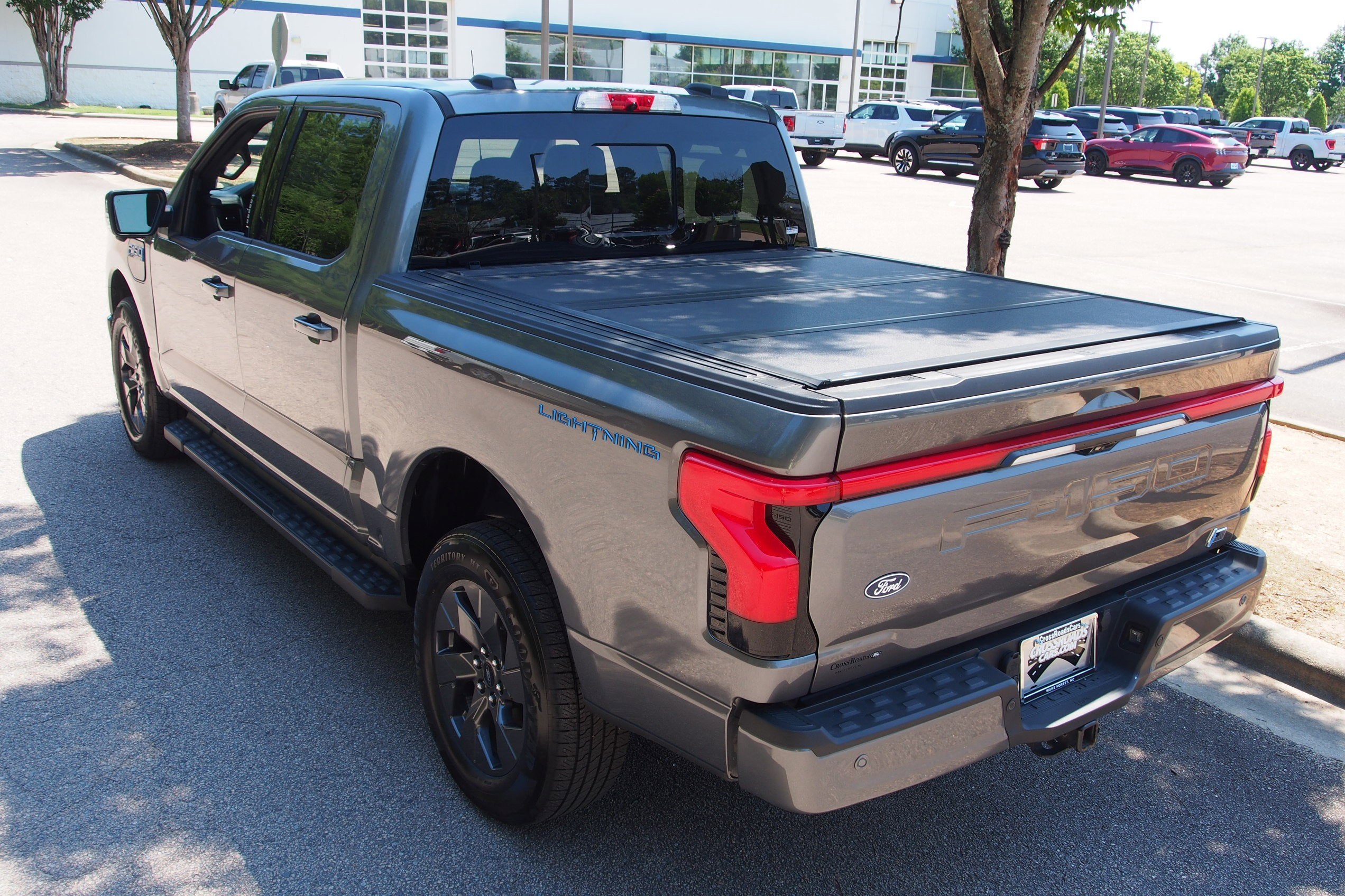 2025 Ford F-150 Lightning LARIAT