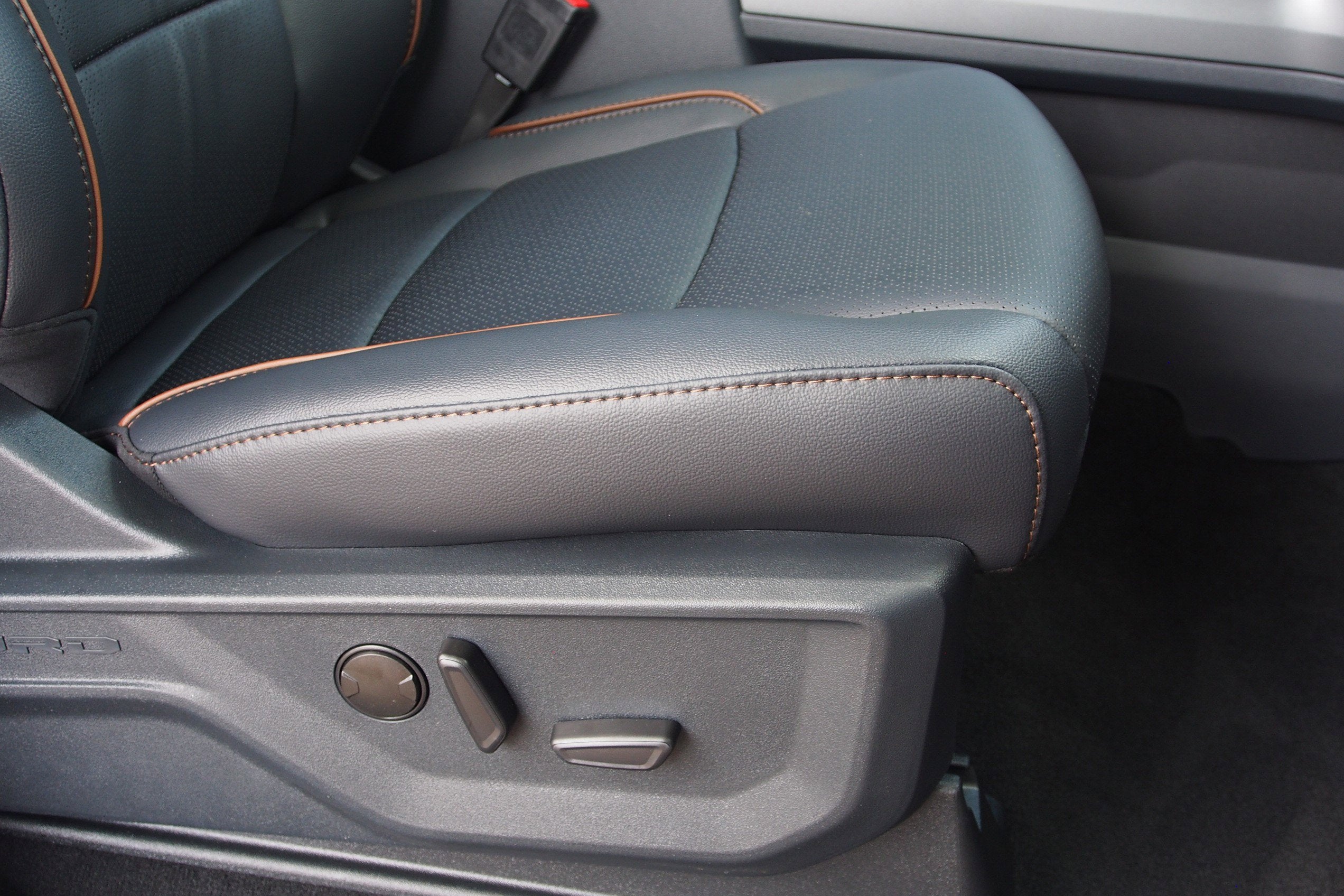 2025 Ford Super Duty F-350 SRW LARIAT