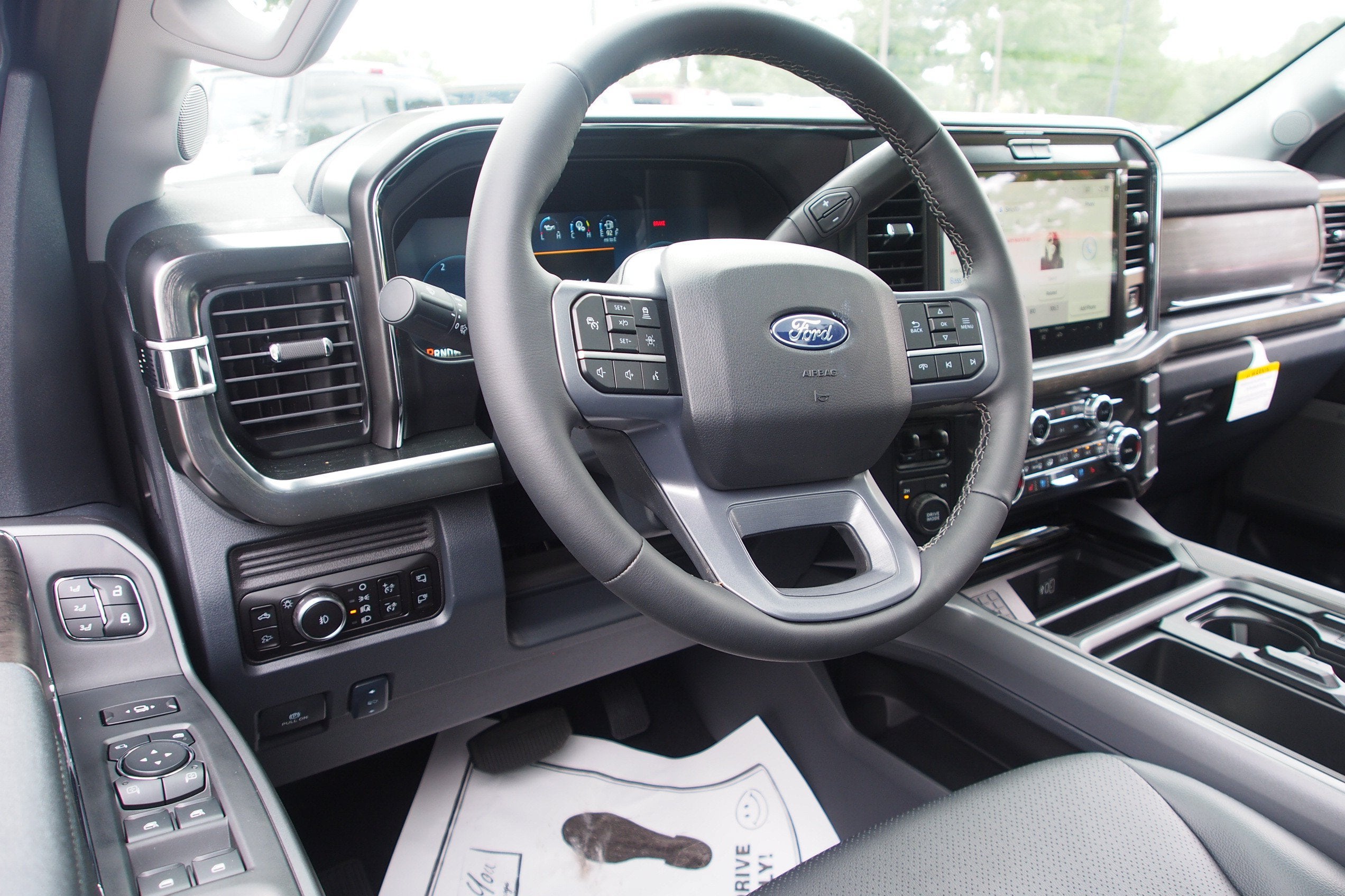 2027 Ford Super Duty F-350 SRW LARIAT