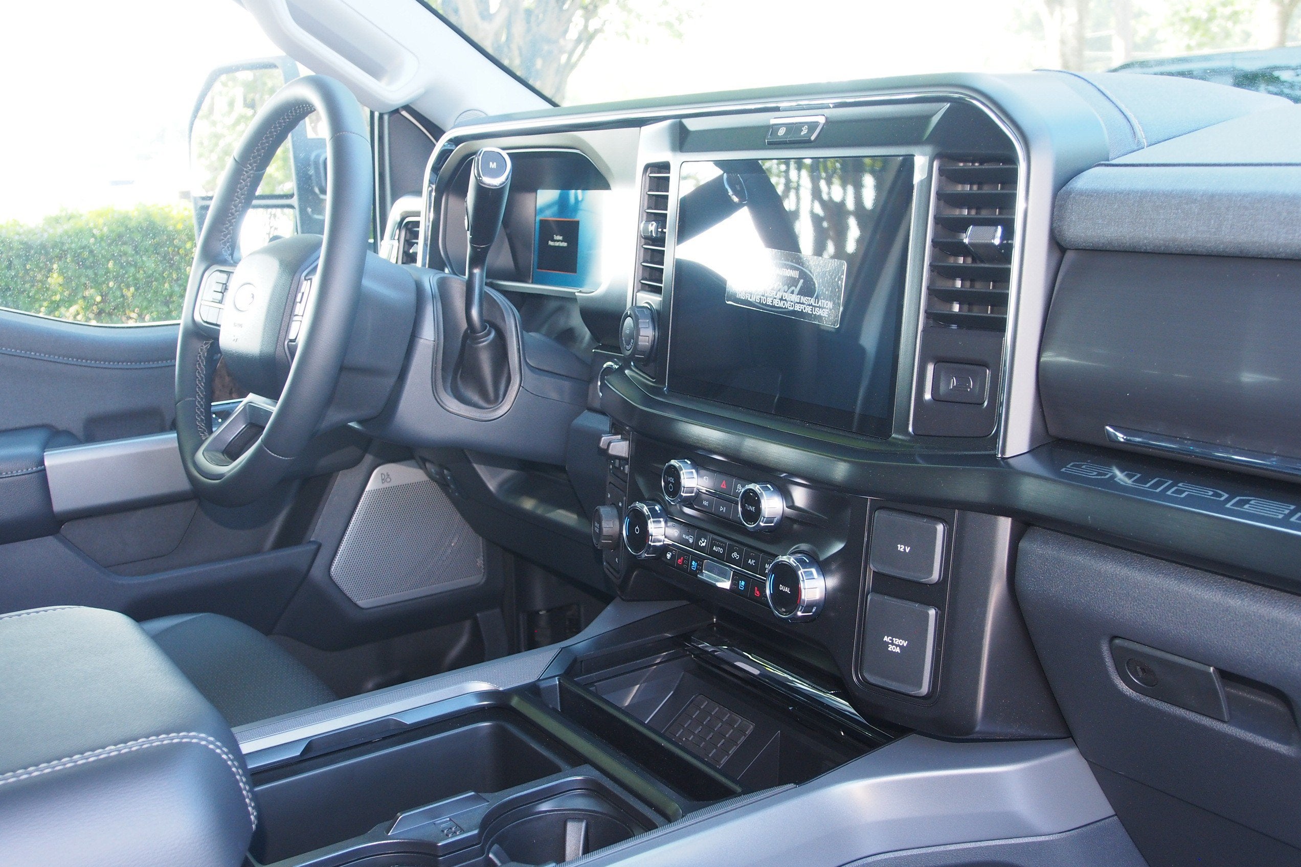 2026 Ford Super Duty F-350 DRW LARIAT