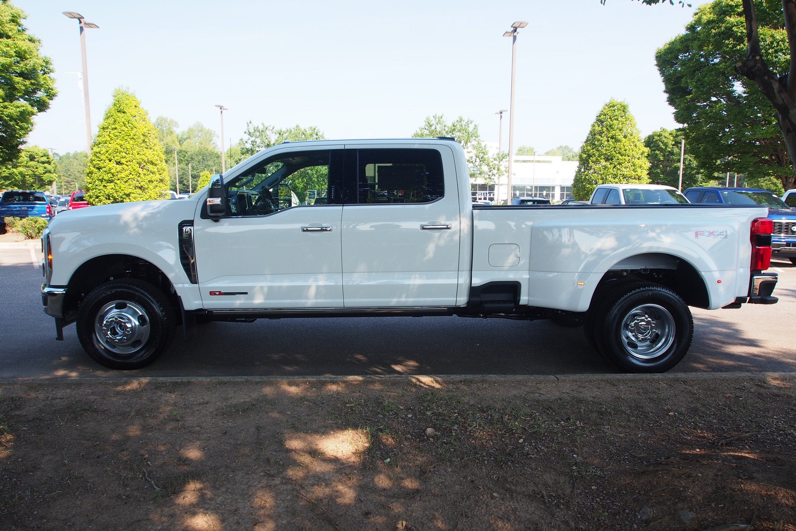 2026 Ford Super Duty F-350 DRW LARIAT