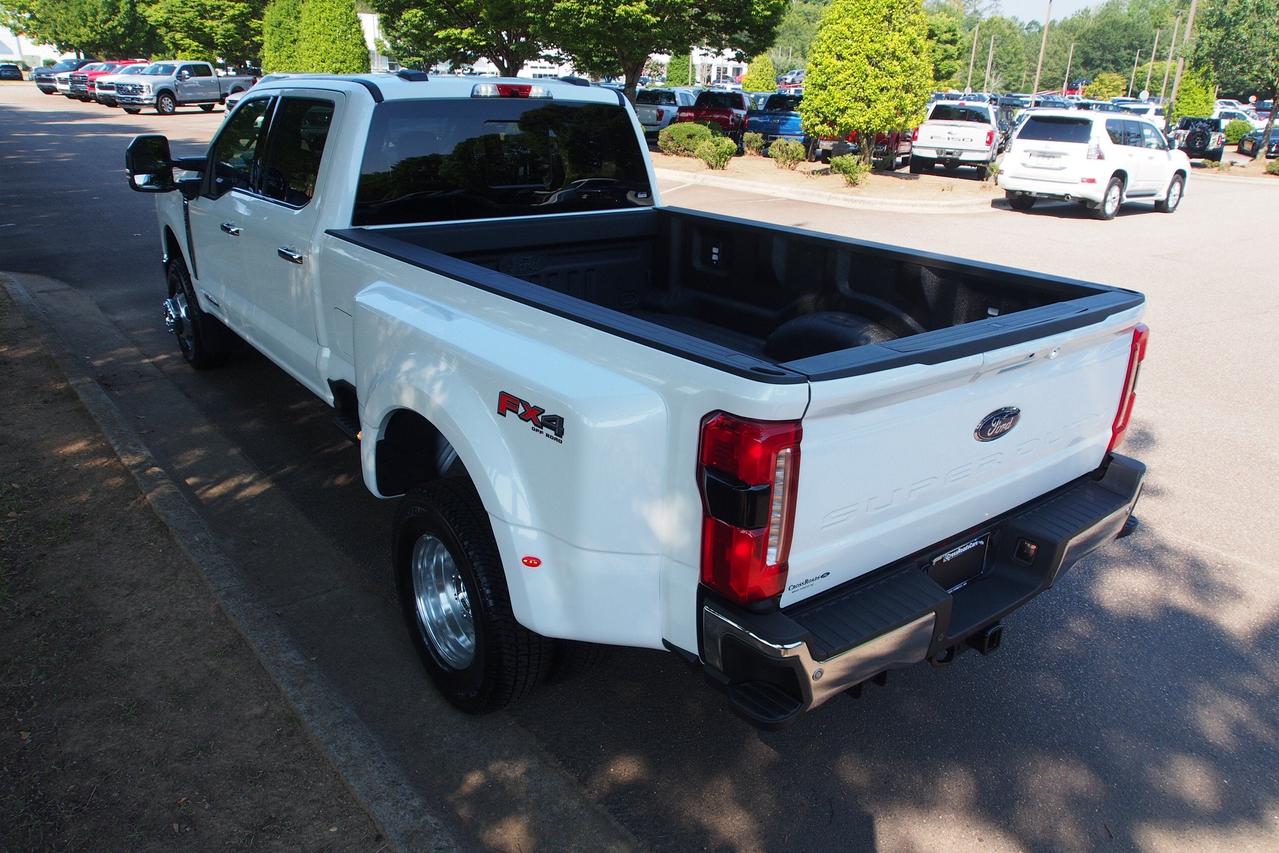2026 Ford Super Duty F-350 DRW LARIAT