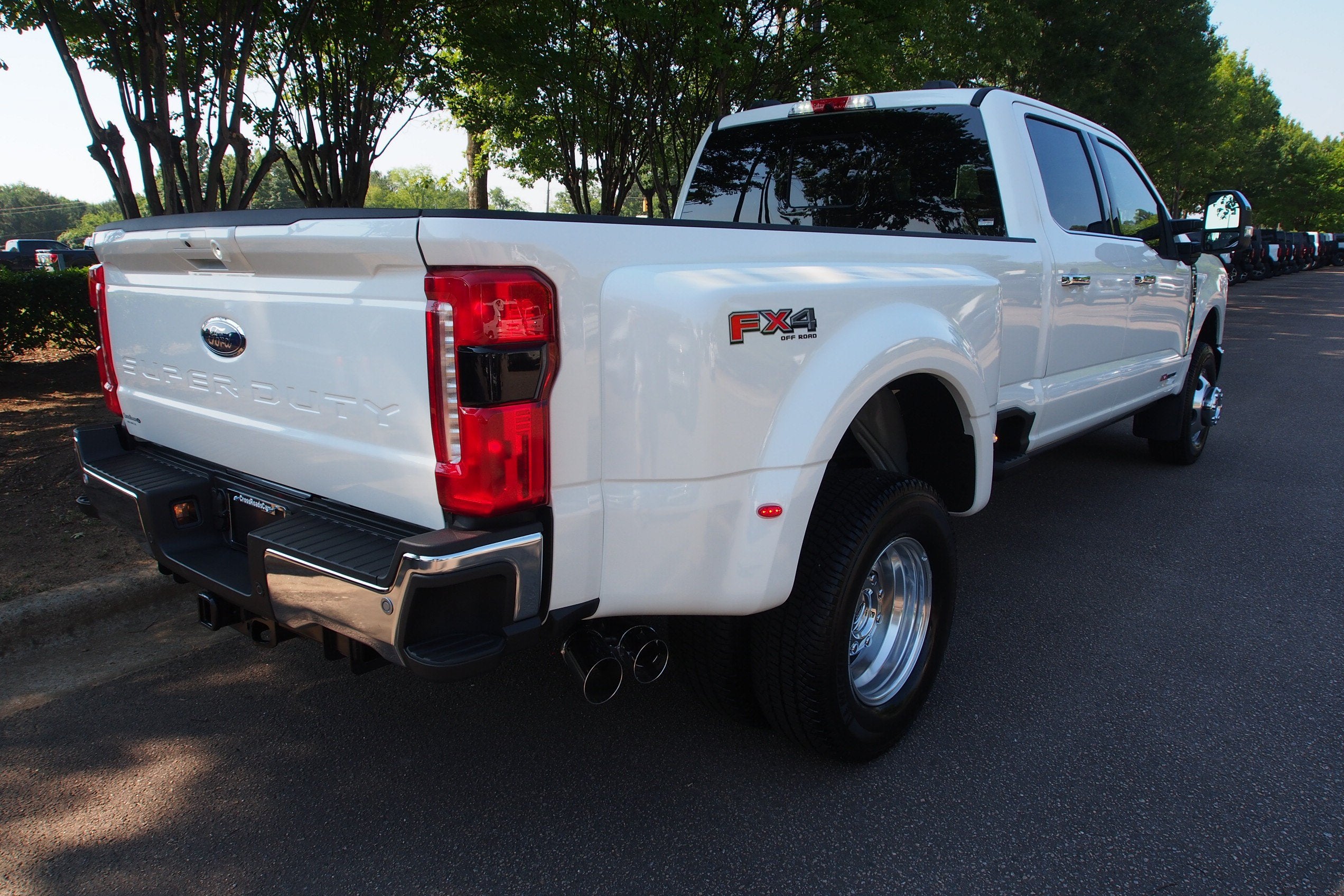 2026 Ford Super Duty F-350 DRW LARIAT