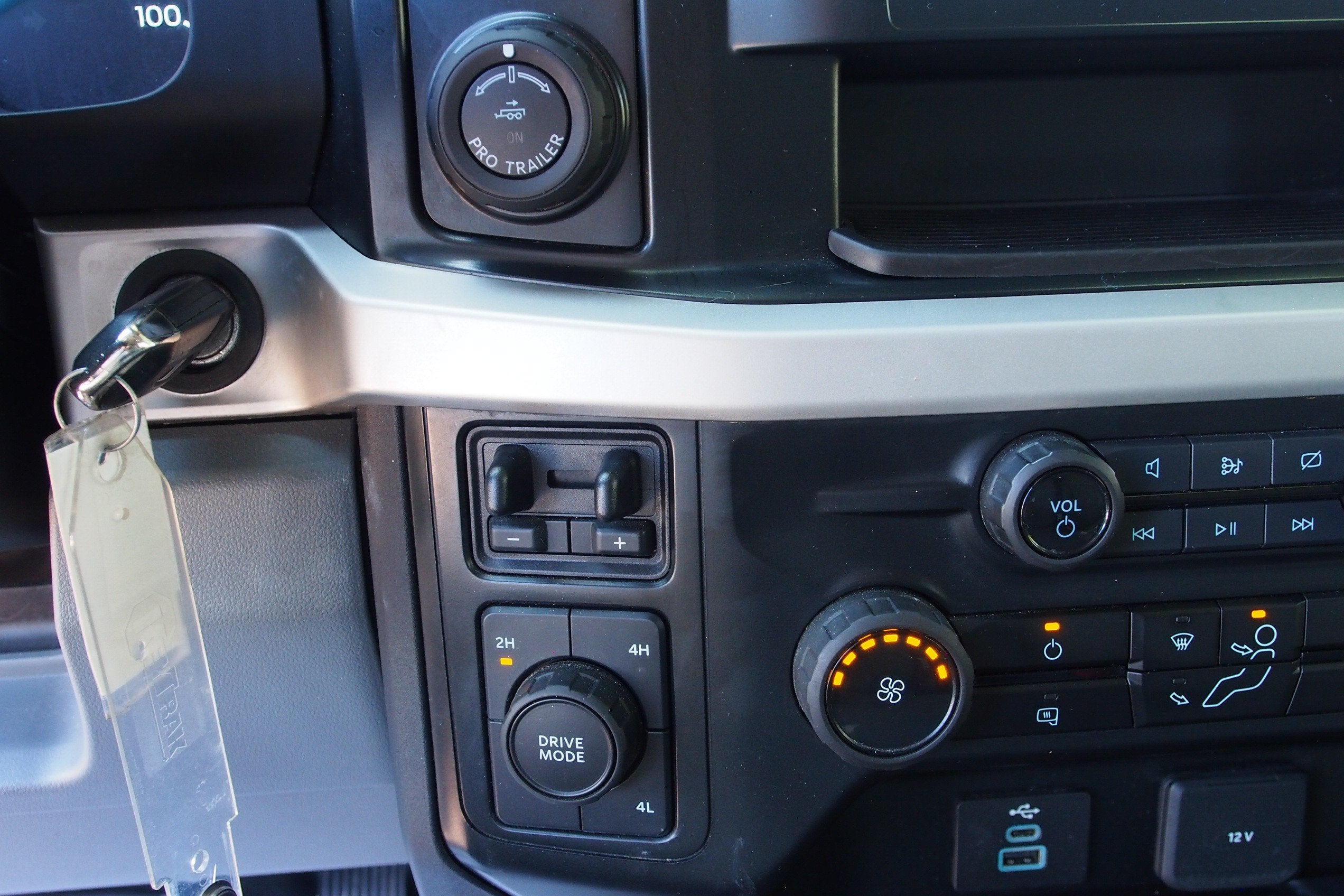 2023 Ford Super Duty F-350 DRW XL