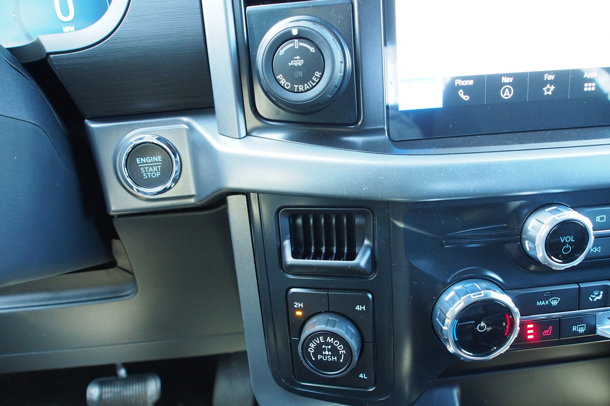 2026 Ford F-150 XLT - Crossroads Courtesy Demo