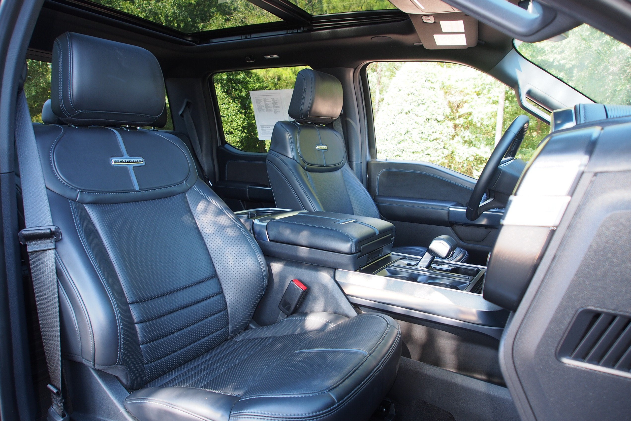 2025 Ford F-150 Platinum