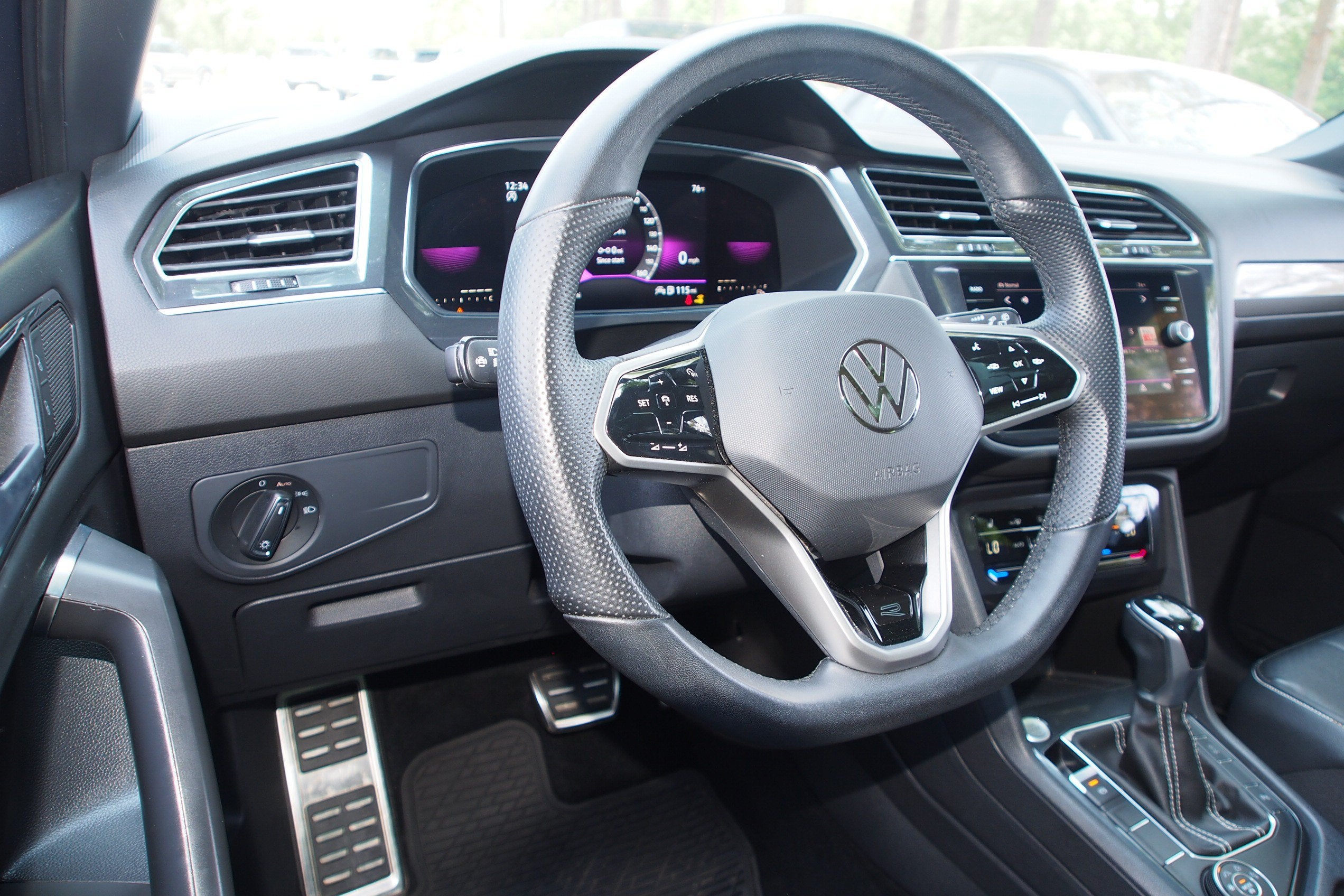 2022 Volkswagen Tiguan SE R-Line Black
