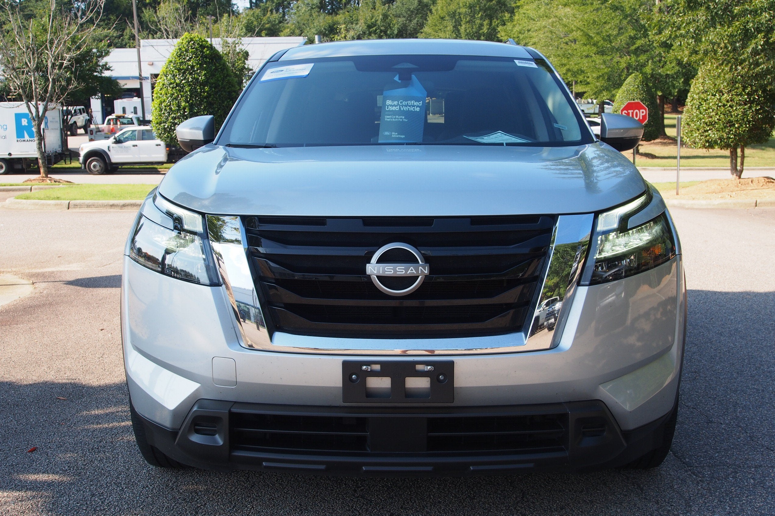 2024 Nissan Pathfinder SV