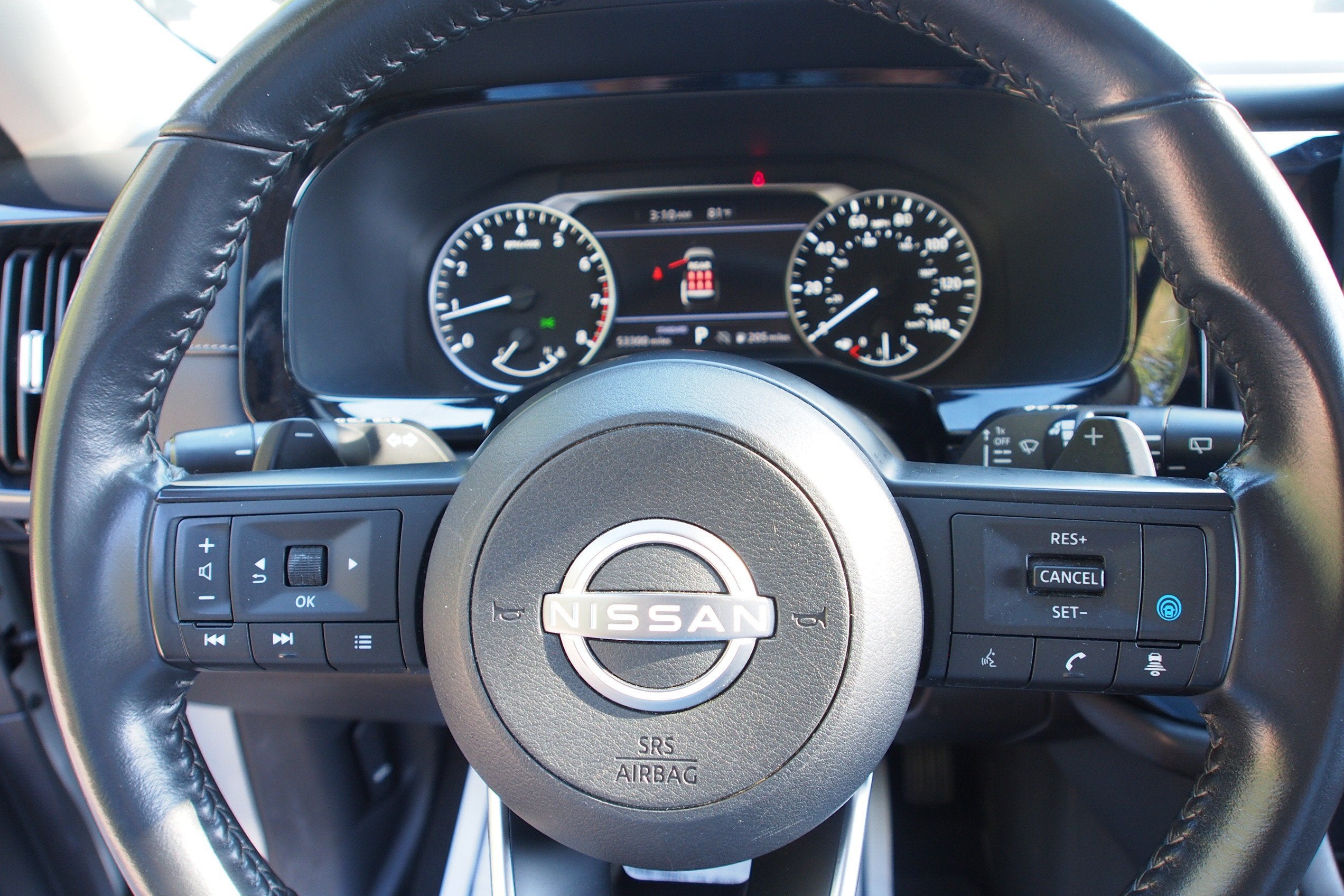 2024 Nissan Pathfinder SV