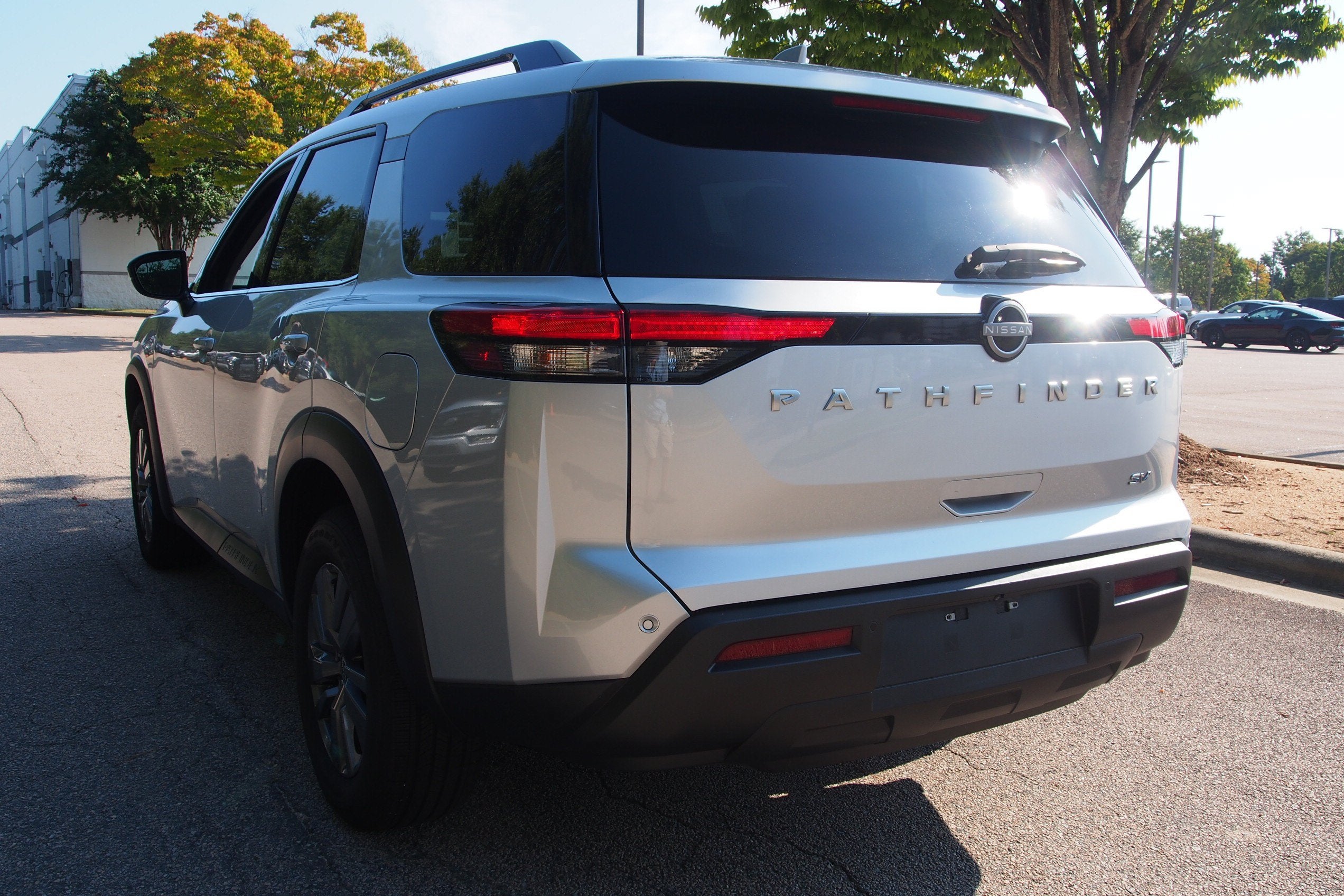 2024 Nissan Pathfinder SV