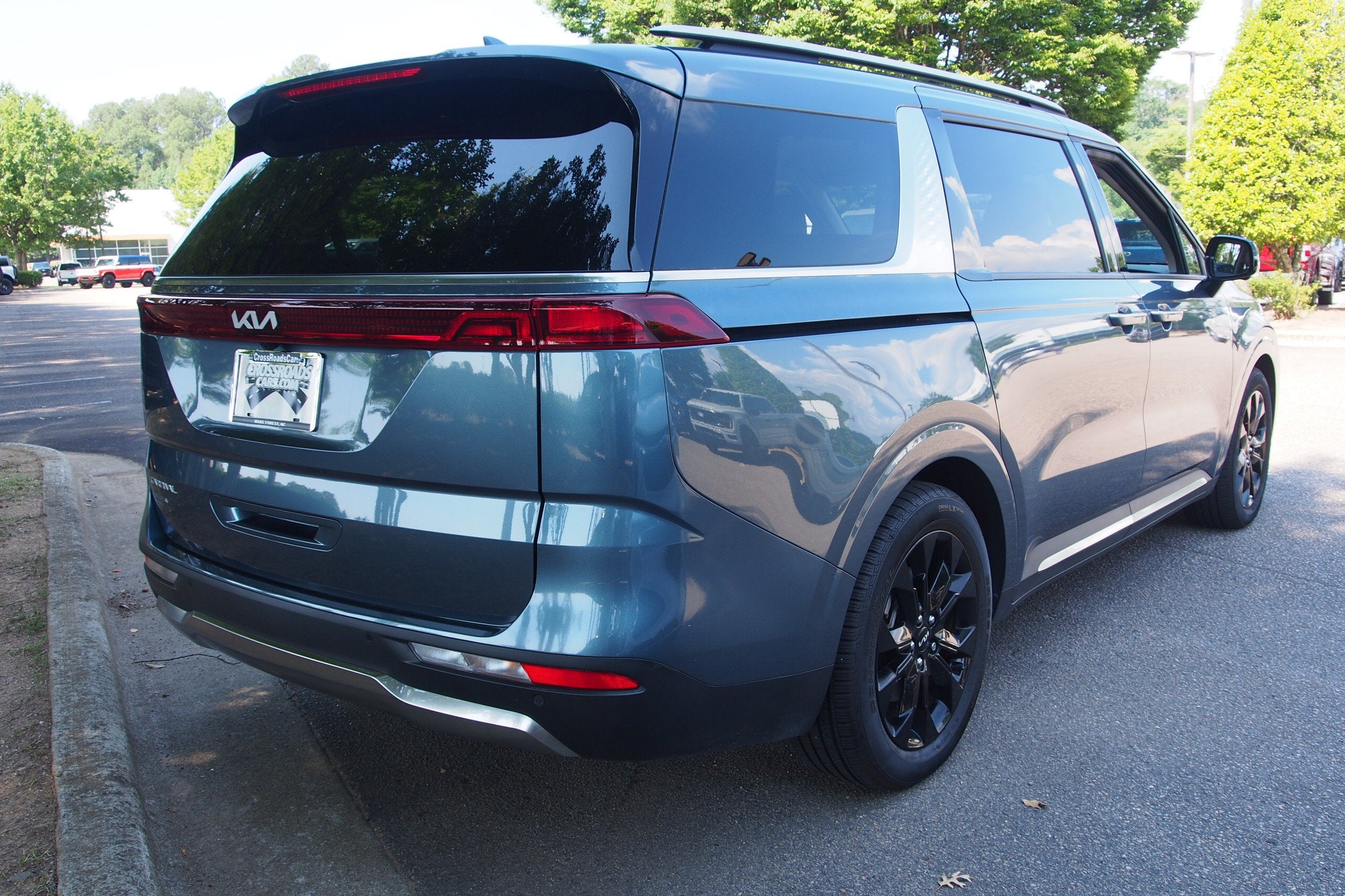 2024 Kia Carnival SX