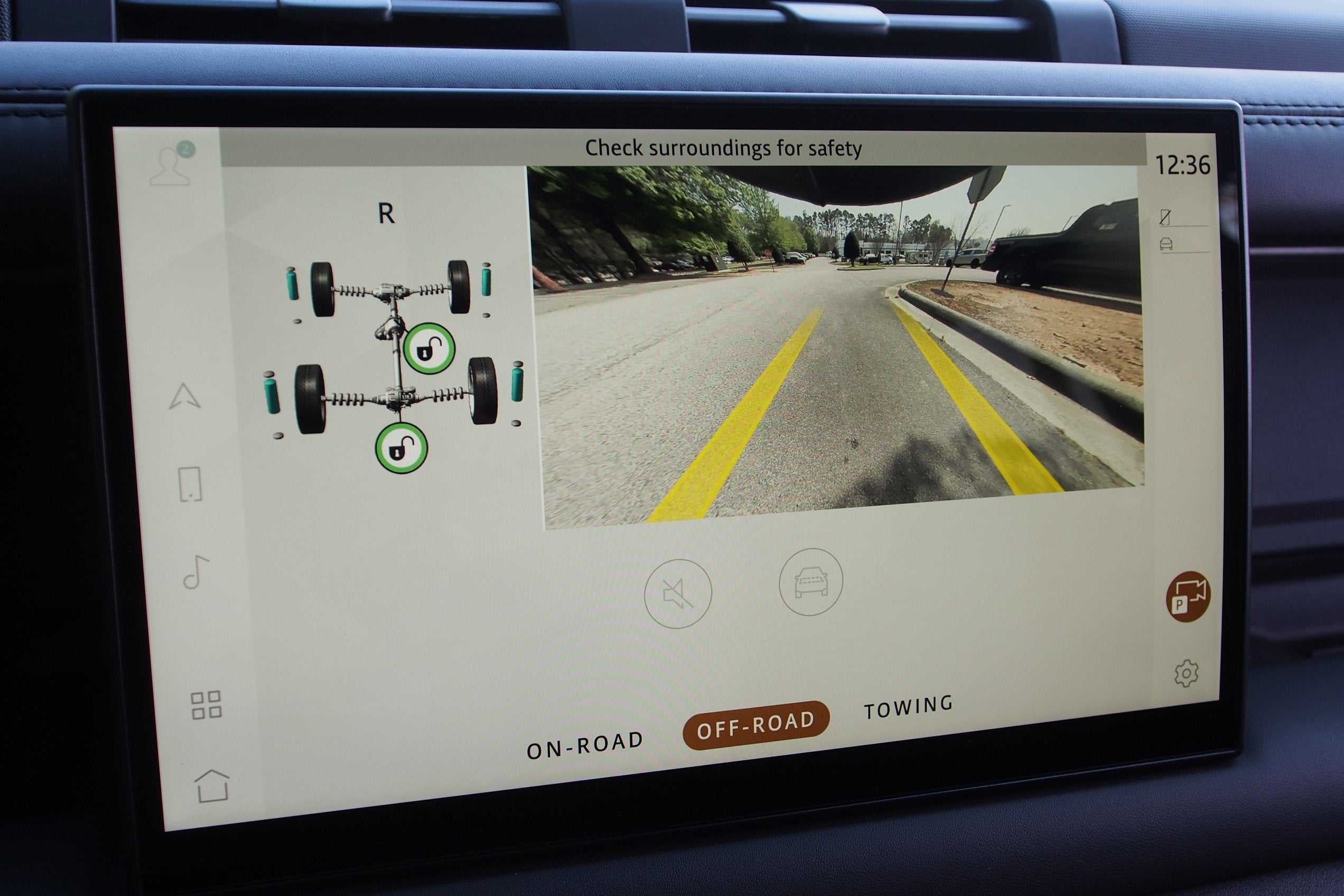 2024 Land Rover Defender V8