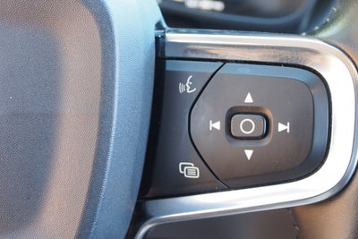 2020 Volvo XC40 Momentum