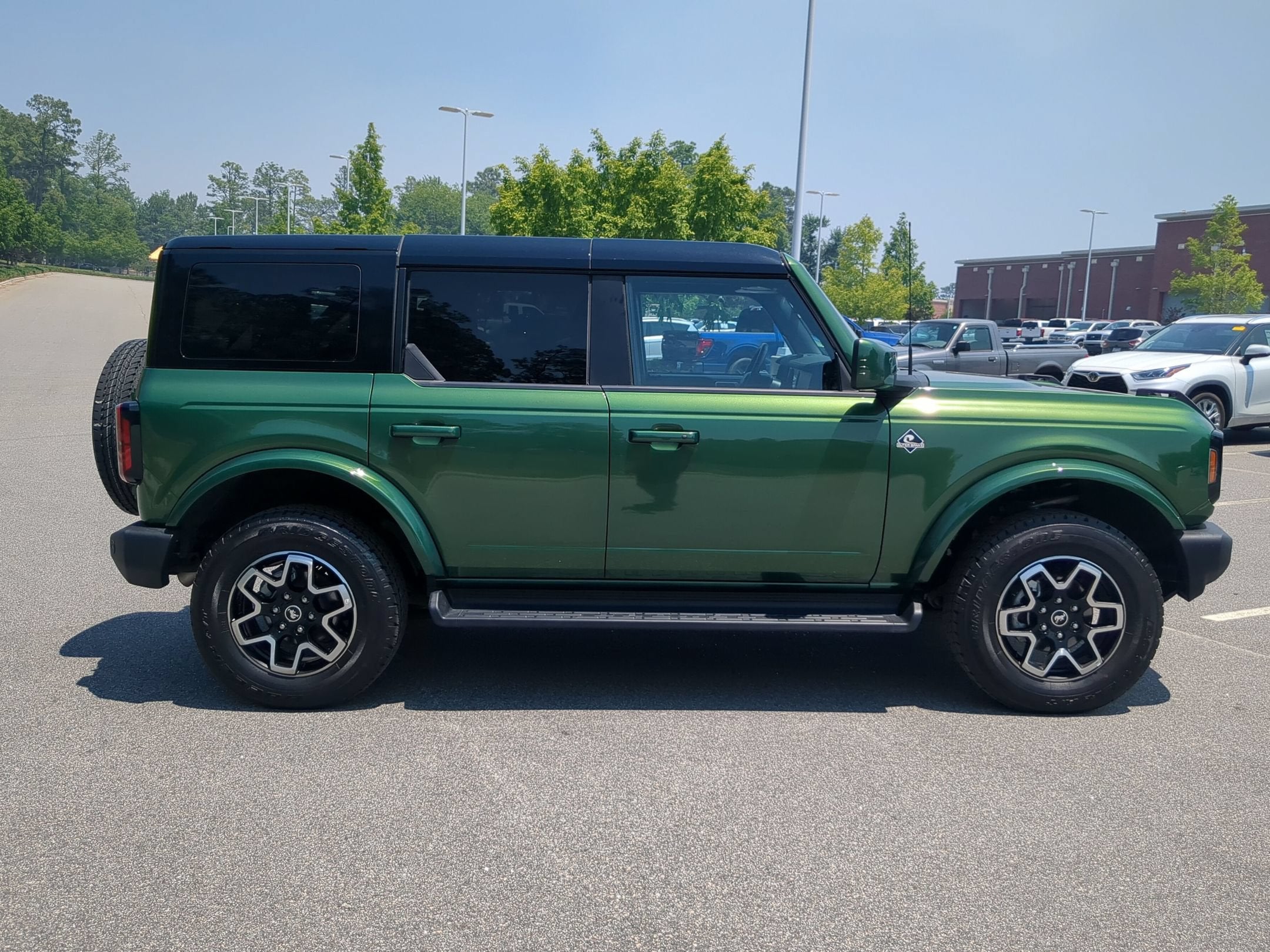 2025 Ford Bronco Outer Banks