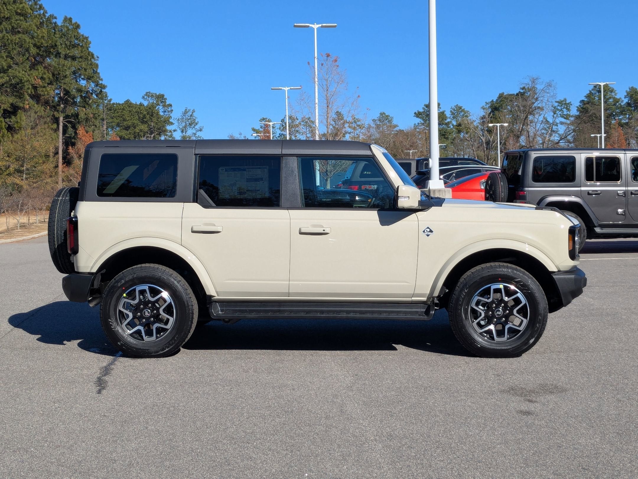 2025 Ford Bronco Outer Banks