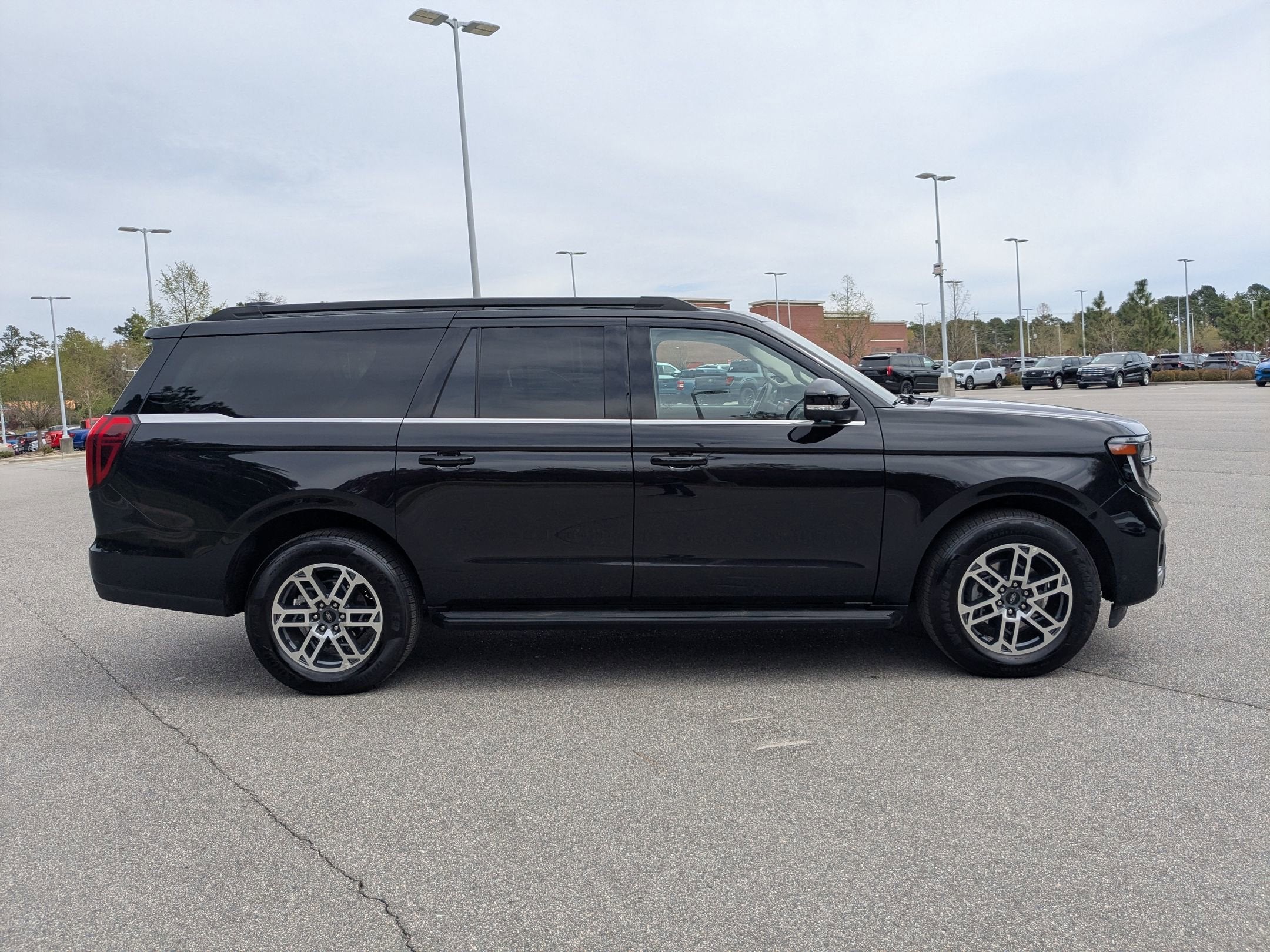 2025 Ford Expedition Max Active