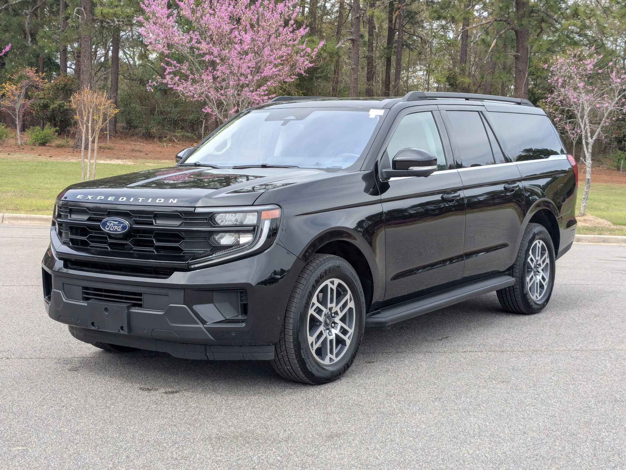 2025 Ford Expedition Max Active