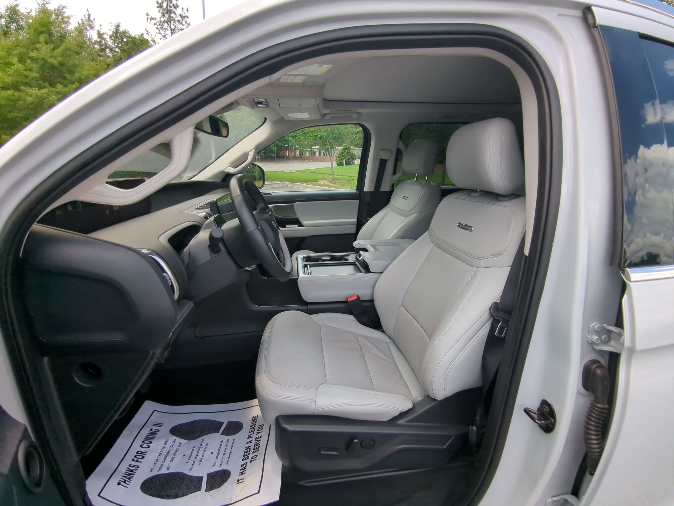 2025 Ford Expedition Platinum
