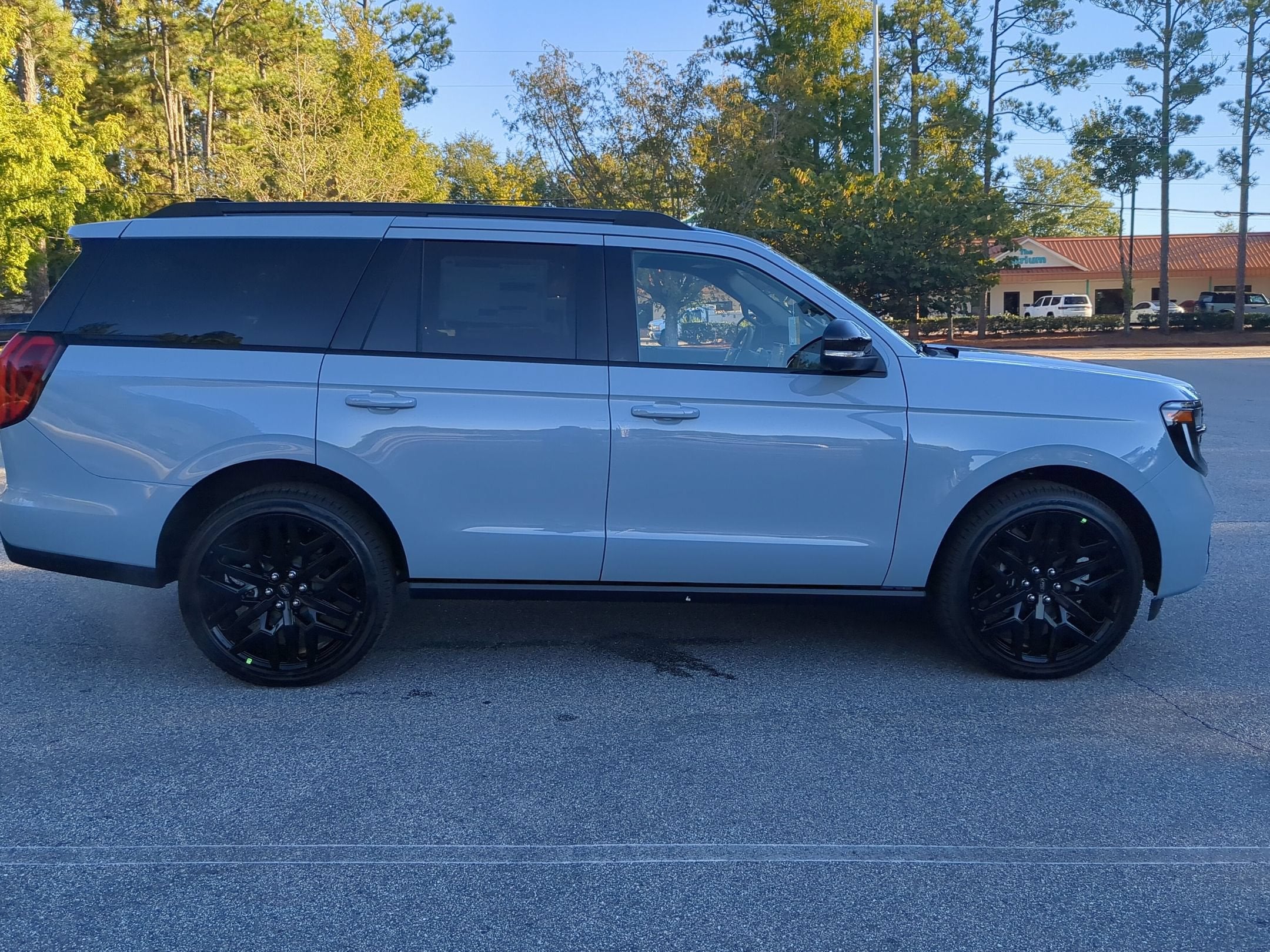 2027 Ford Expedition Platinum
