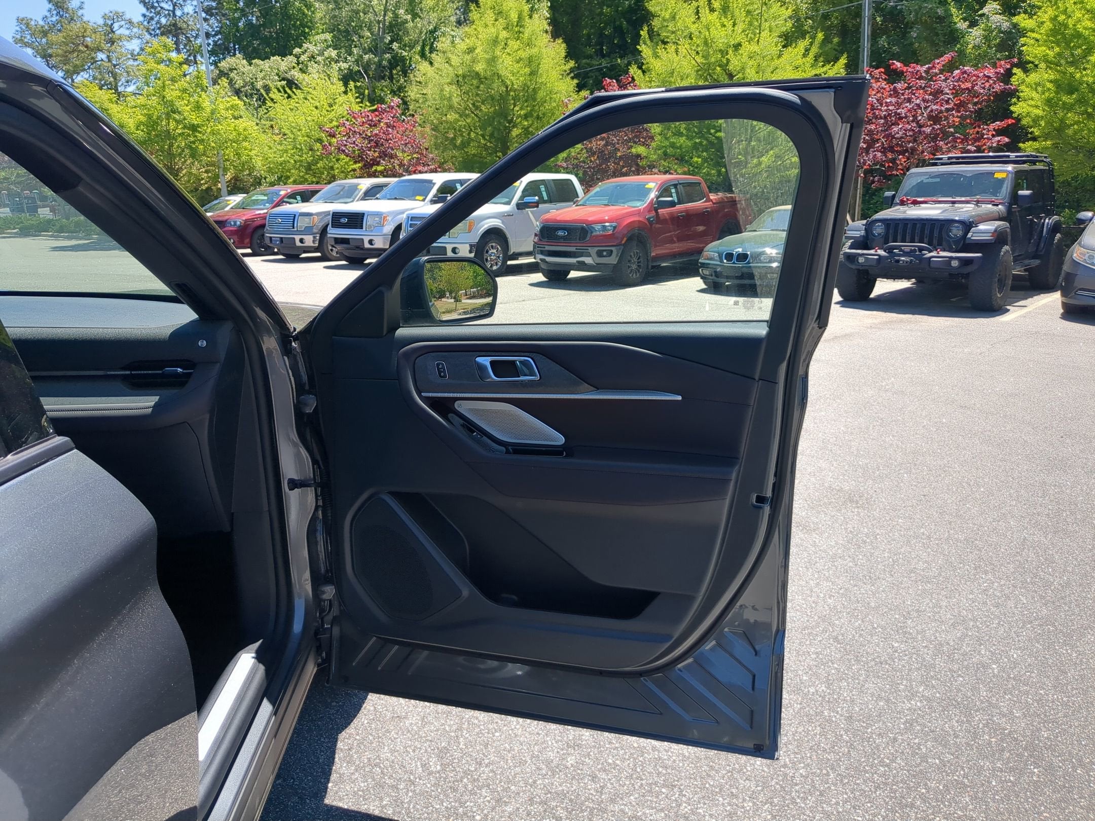2026 Ford Explorer Platinum - Crossroads Courtesy Demo