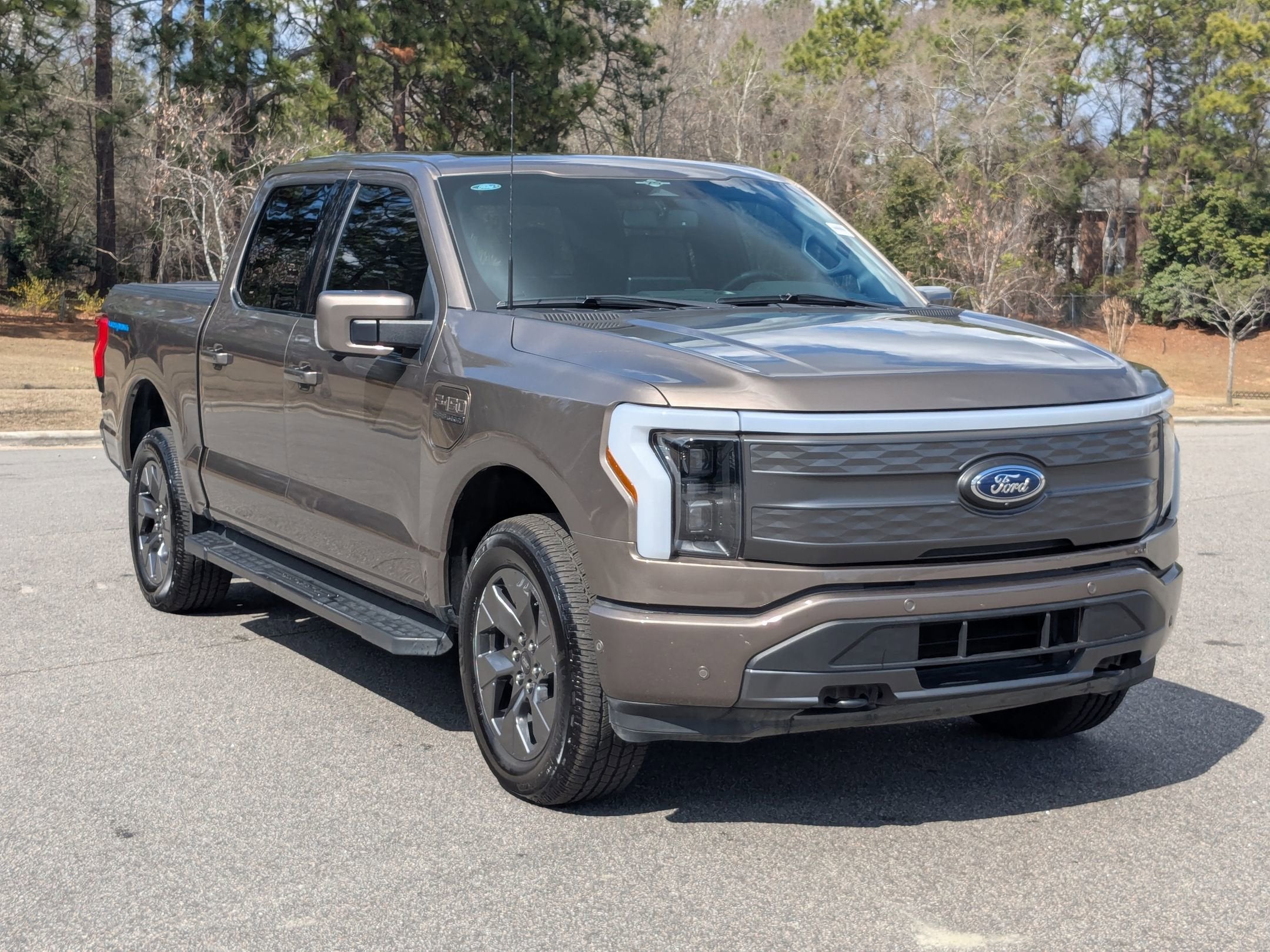 2023 Ford F-150 Lightning LARIAT