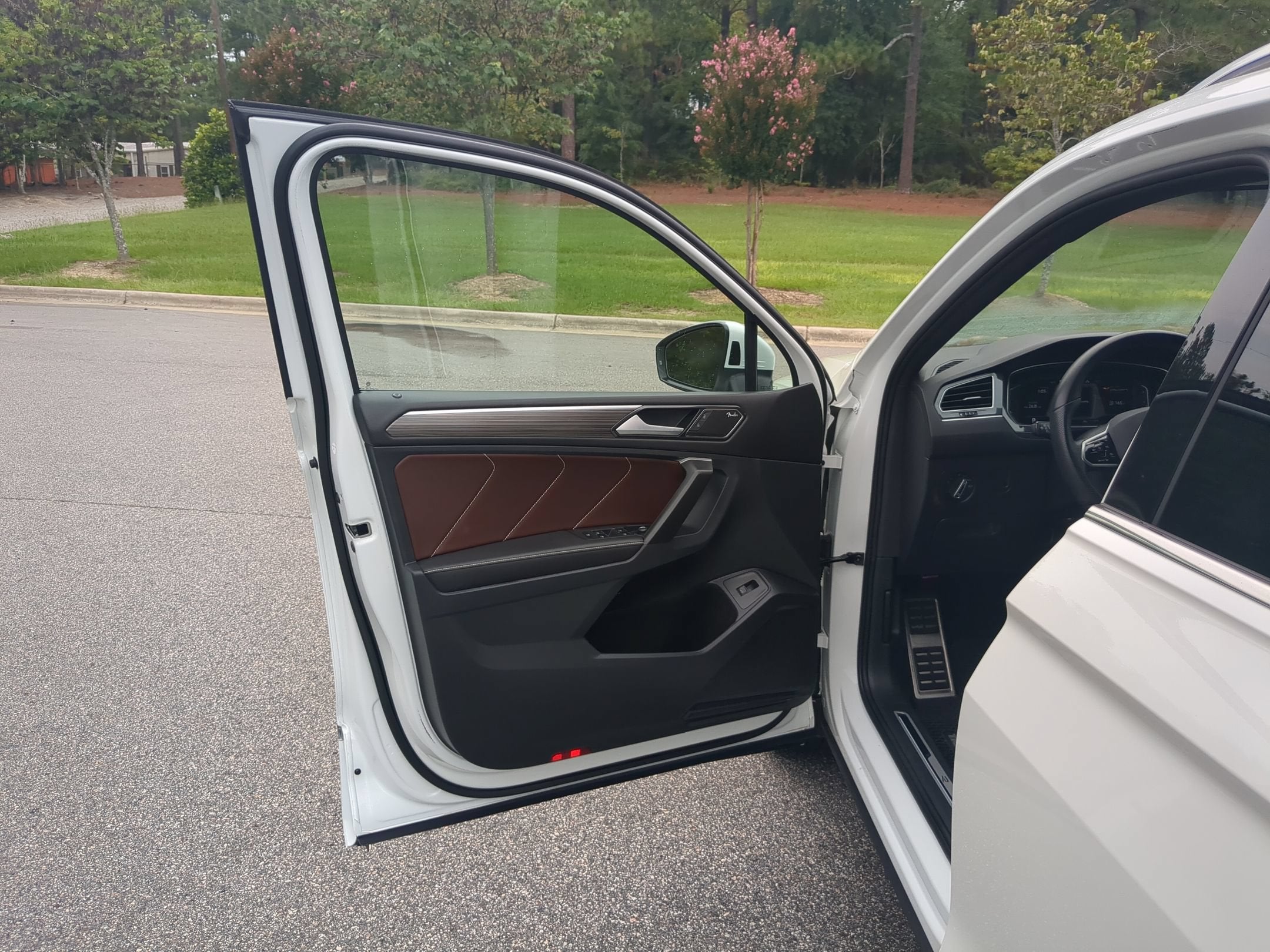 2024 Volkswagen Tiguan SEL R-Line