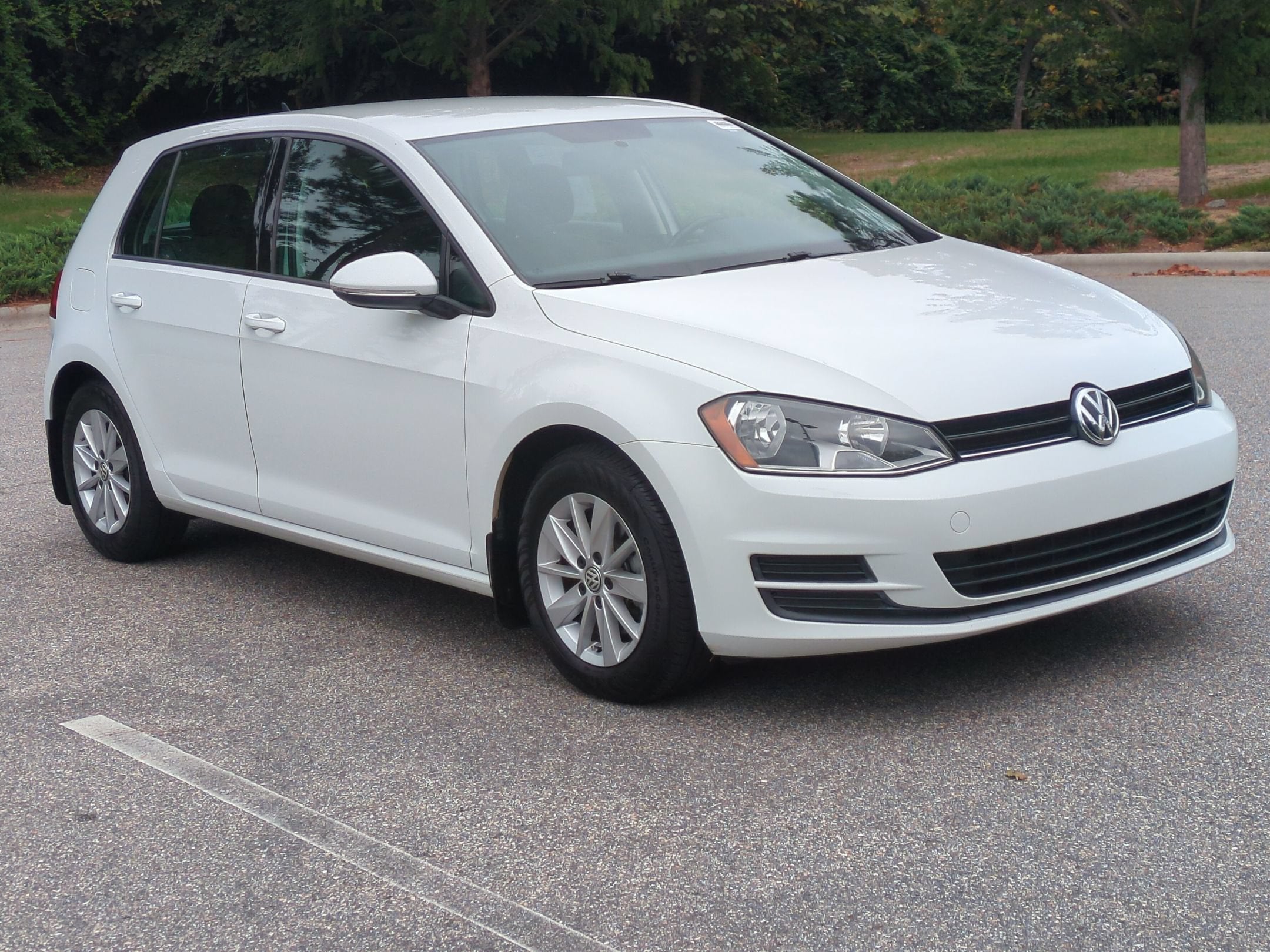 2016 Volkswagen Golf TSI S