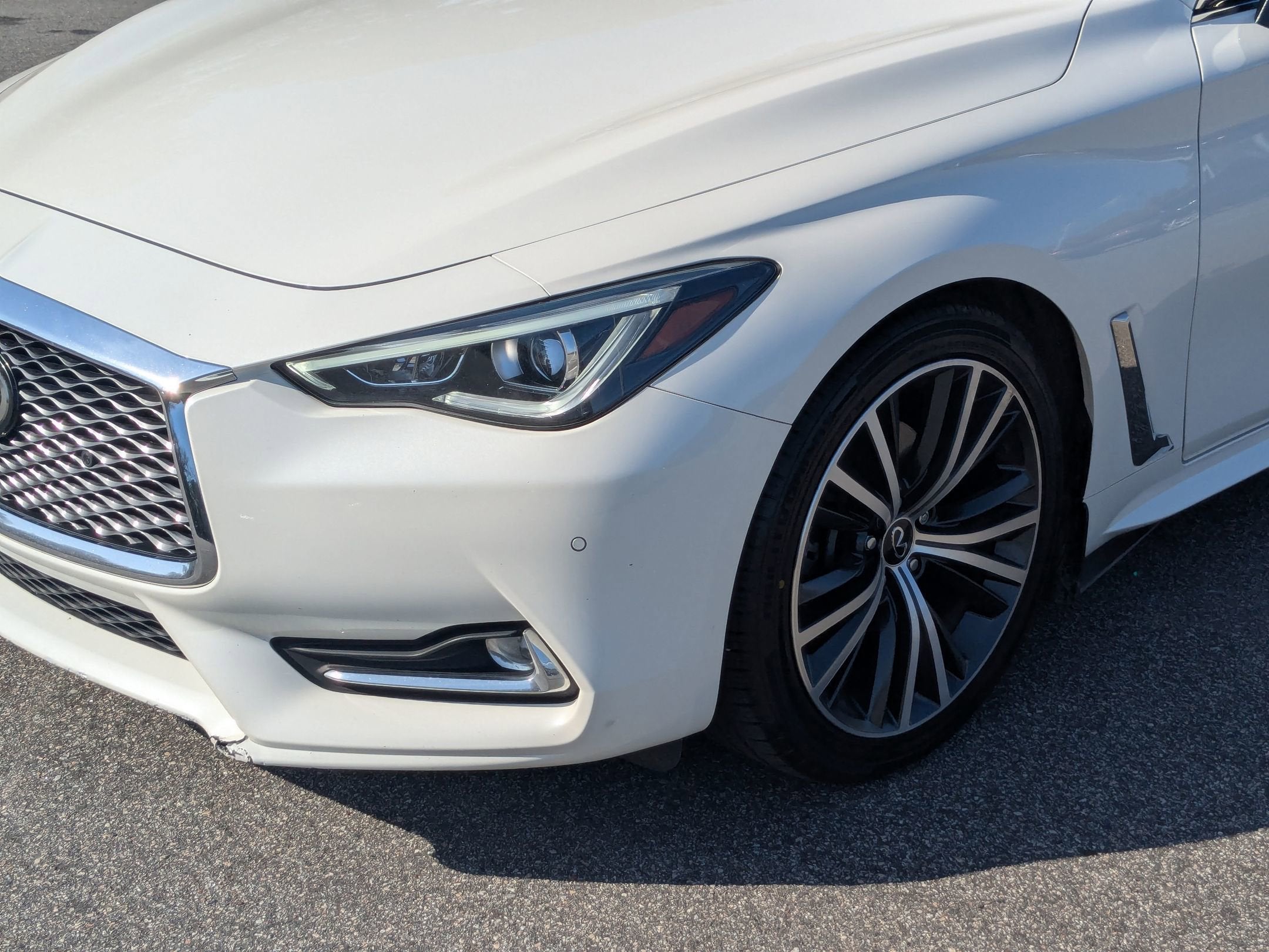 2022 INFINITI Q60 LUXE