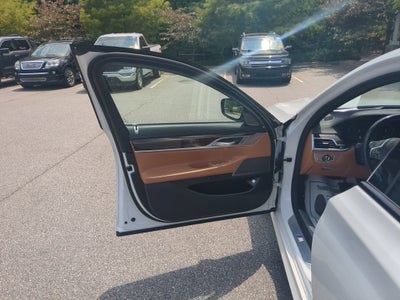 2022 BMW 7 Series 740i