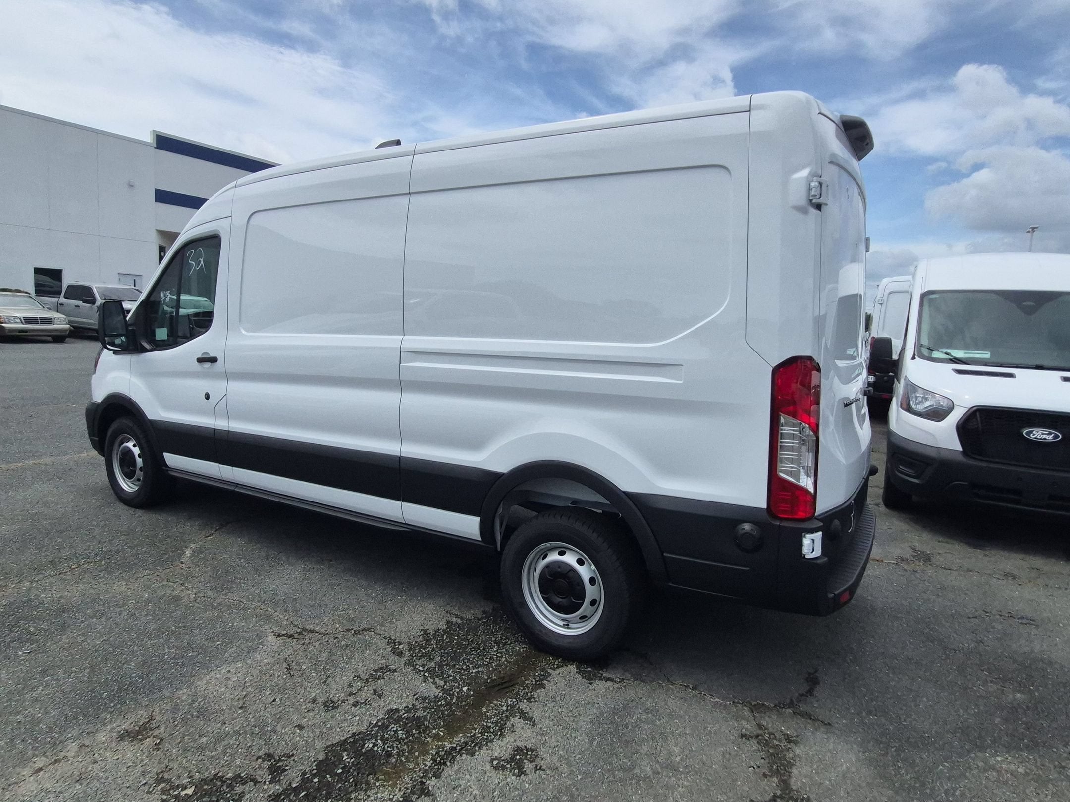 2026 Ford Transit Passenger Wagon XLT