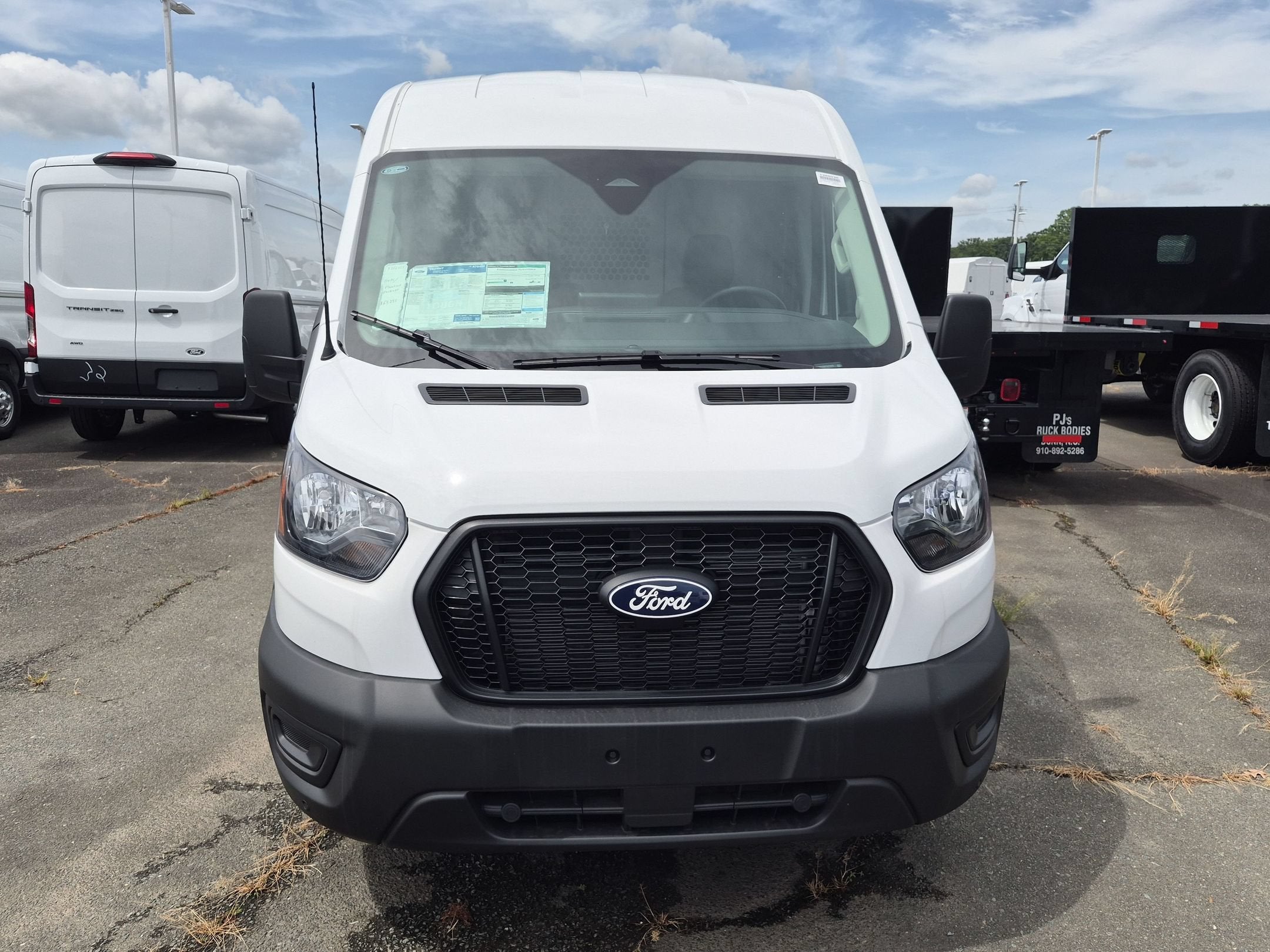 2026 Ford Transit Passenger Wagon XLT