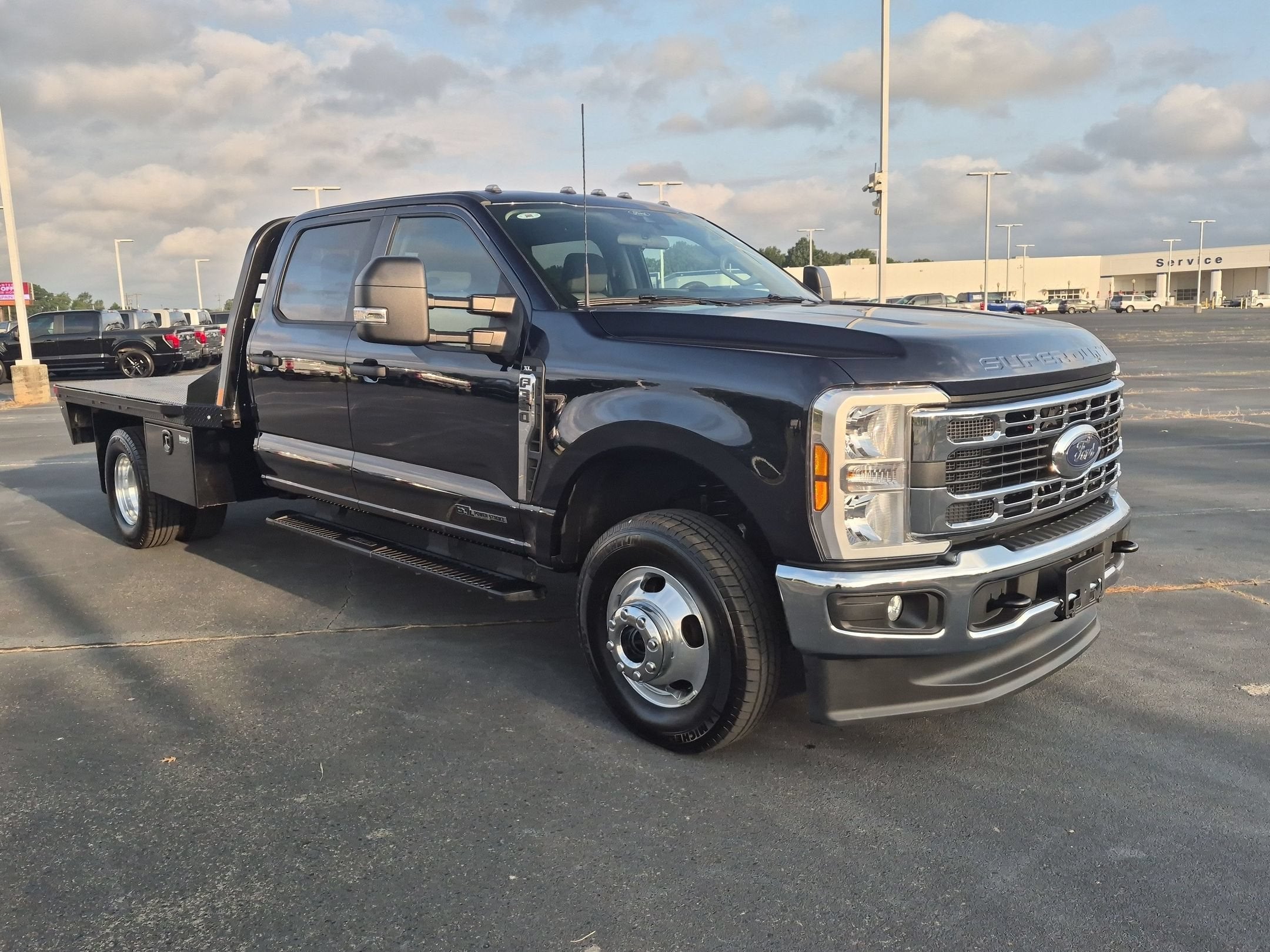 2025 Ford F-350 Super Duty Chassis Cab XL