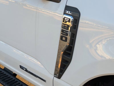 2026 Ford Super Duty F-350 DRW XL