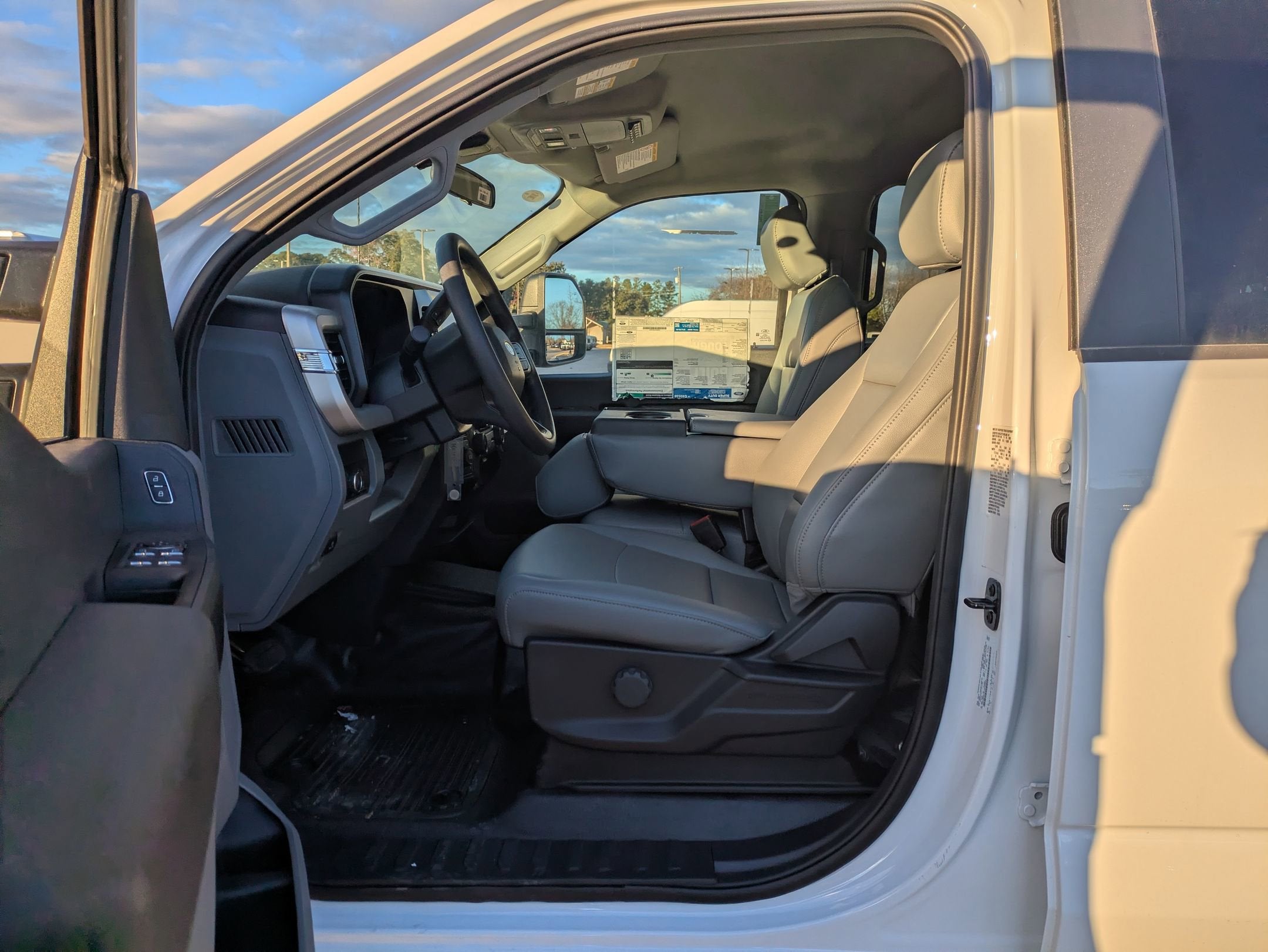 2026 Ford Super Duty F-350 DRW XL