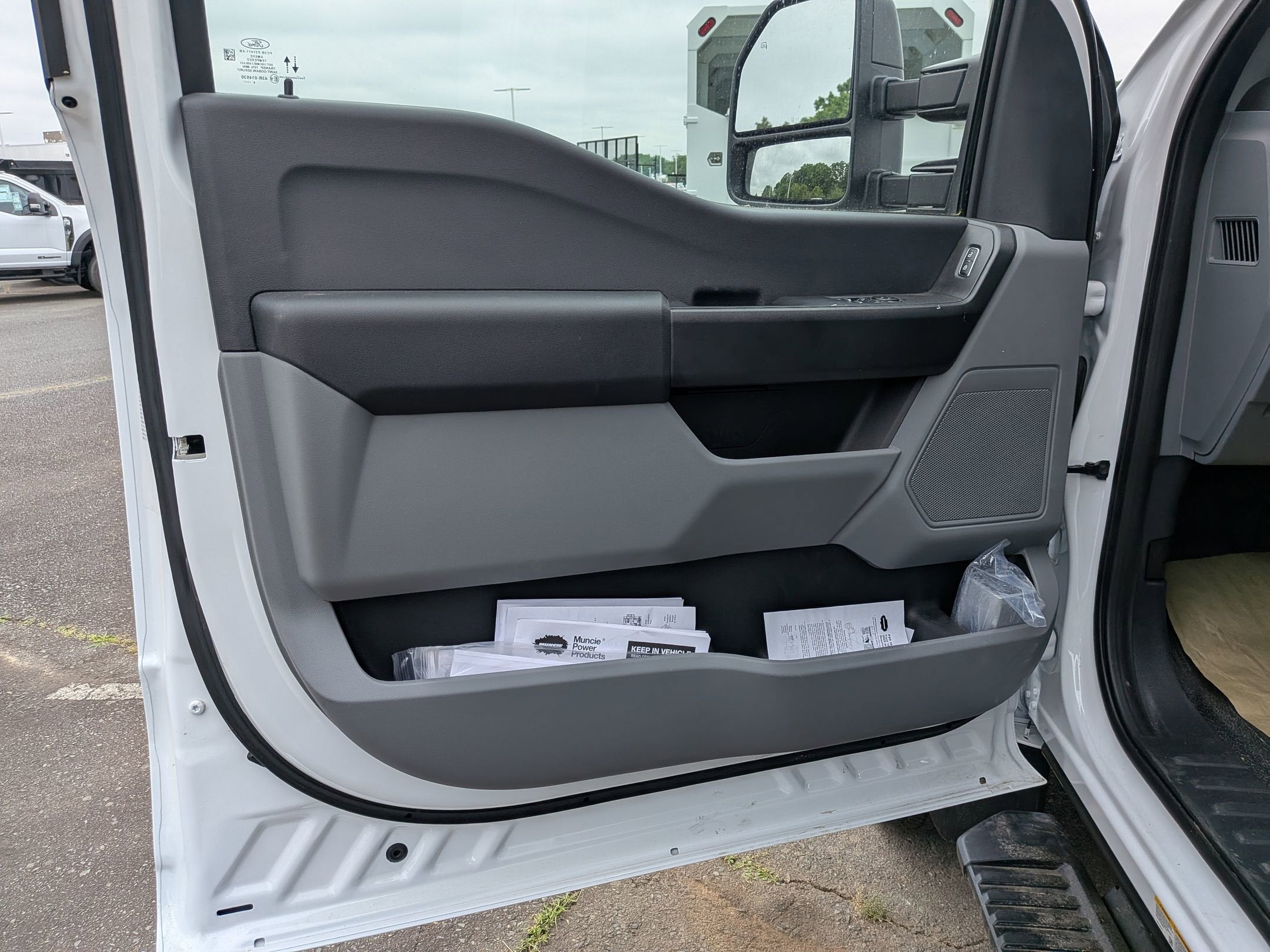 2026 Ford Super Duty F-550 DRW XL