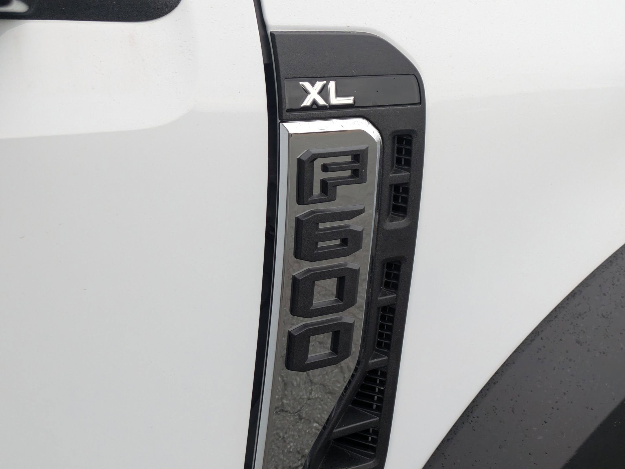 2025 Ford Super Duty F-600 DRW XL