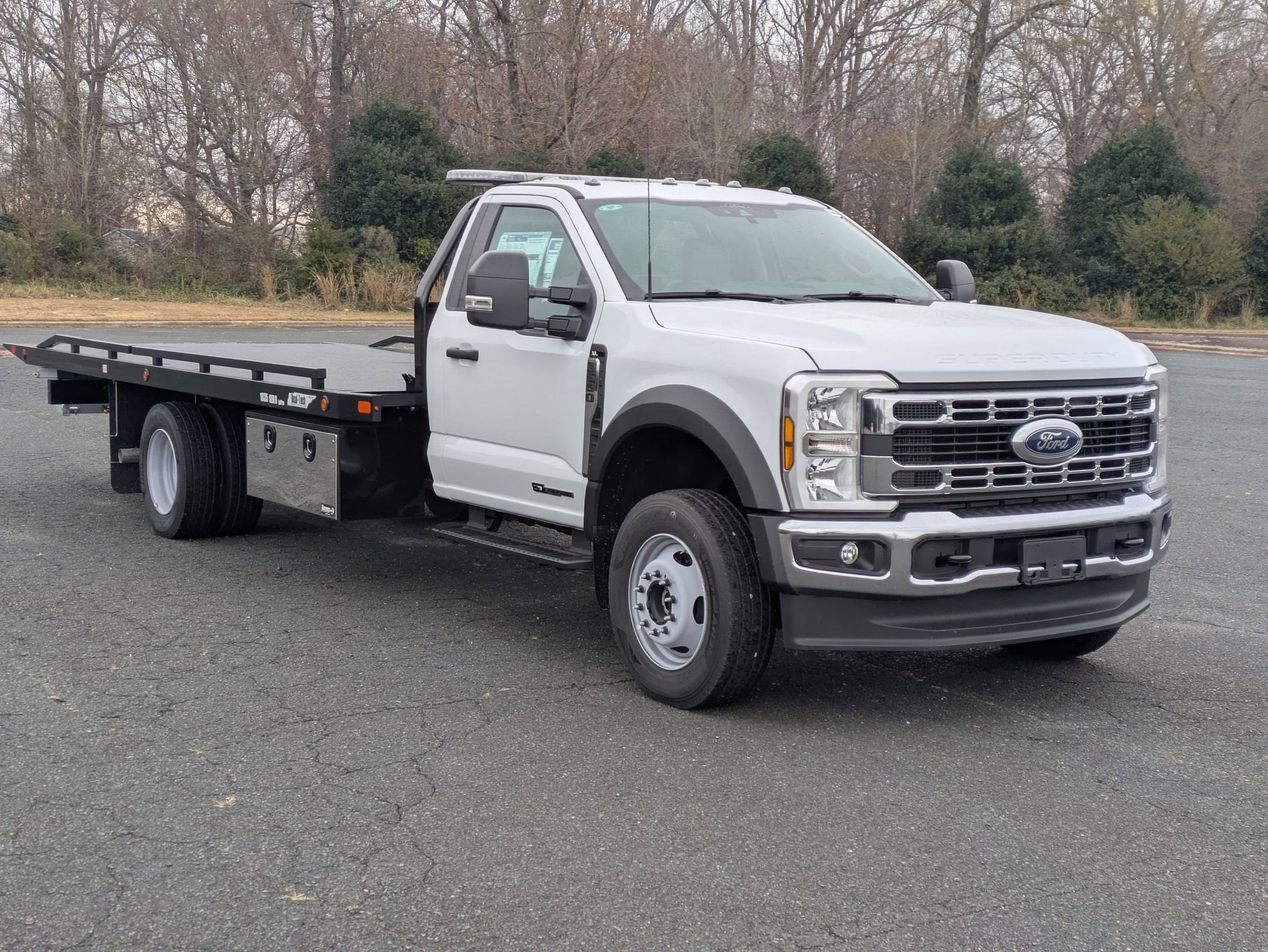 2025 Ford Super Duty F-600 DRW XL