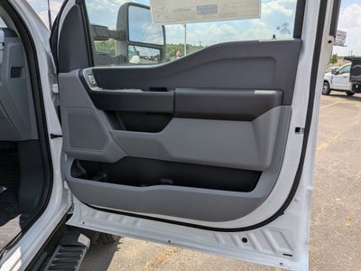 2025 Ford Super Duty F-600 DRW XL