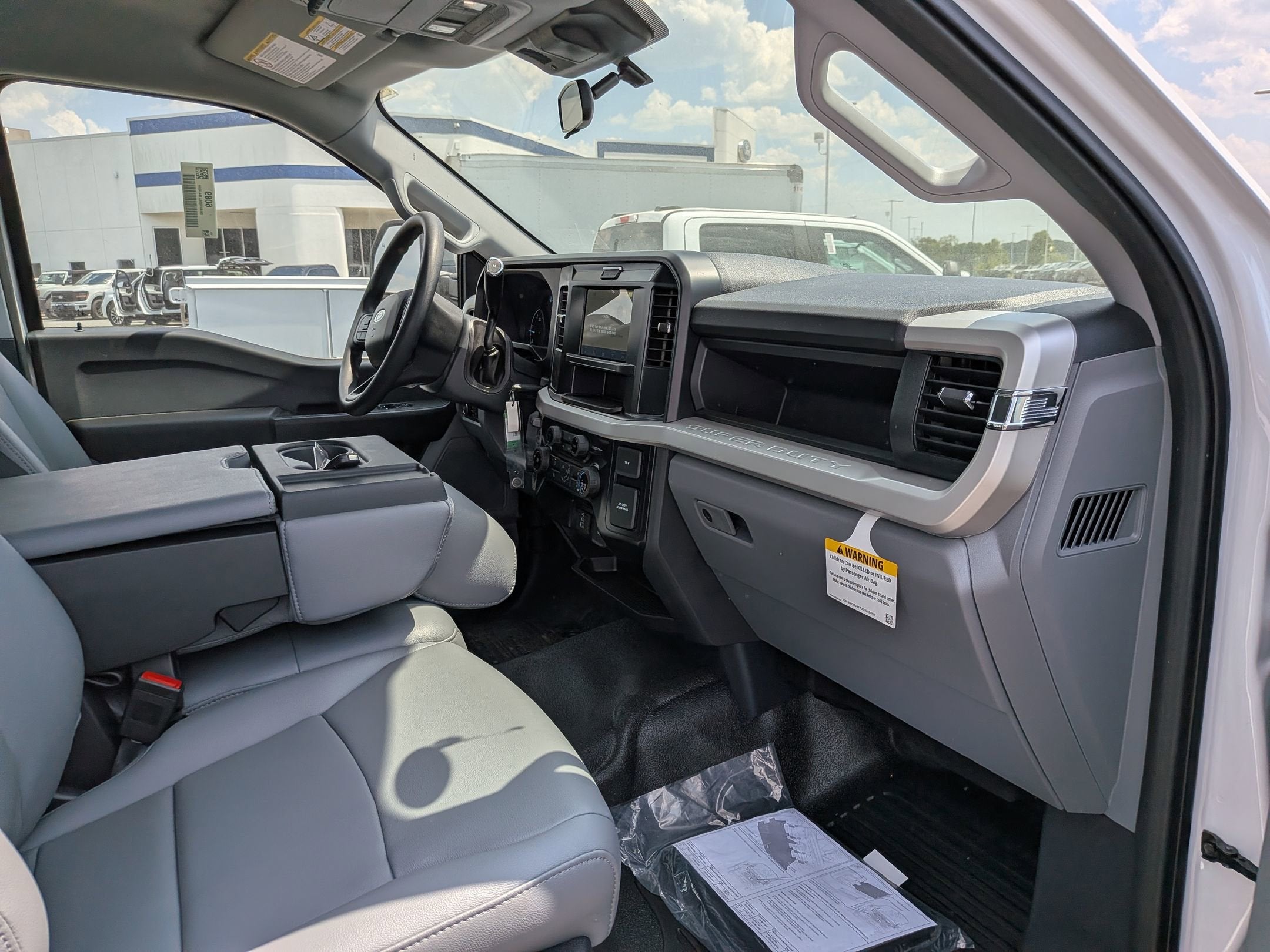 2025 Ford Super Duty F-600 DRW XL