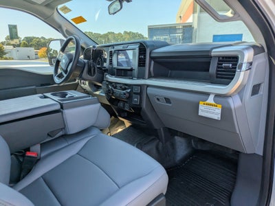 2025 Ford Super Duty F-600 DRW XL